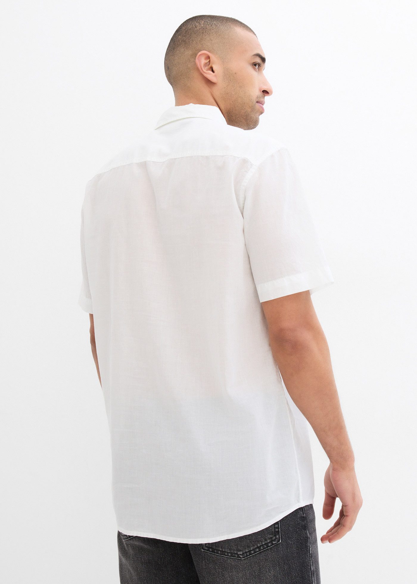 bonprix Kurzarmhemd Regular Fit, aus Baumwolle, mit Brusttaschen, Kentkragen