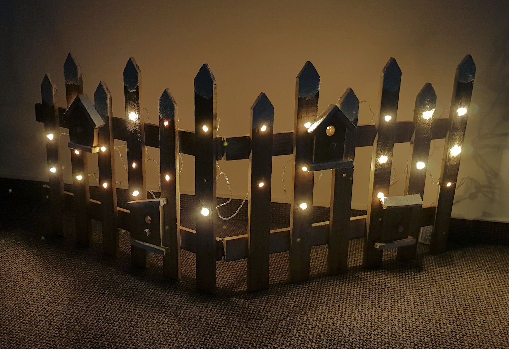 Spetebo LED Dekofigur Deko Zaun mit LED Beleuchtung - 100 x 40 cm, An / Aus günstig online kaufen