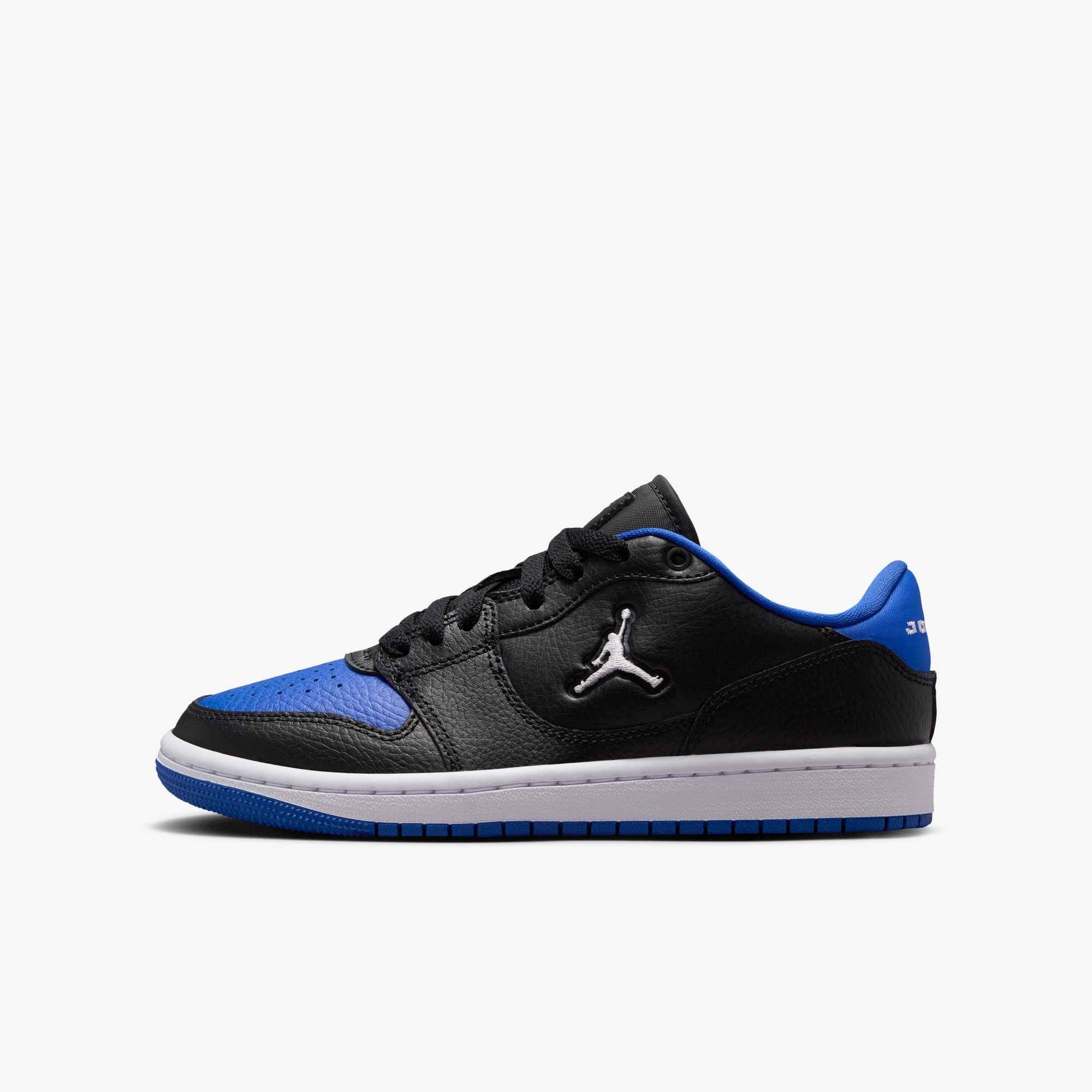 Jordan Jordan Court Connect Low Sneaker inspiriert vom Look des Air Jordan 1