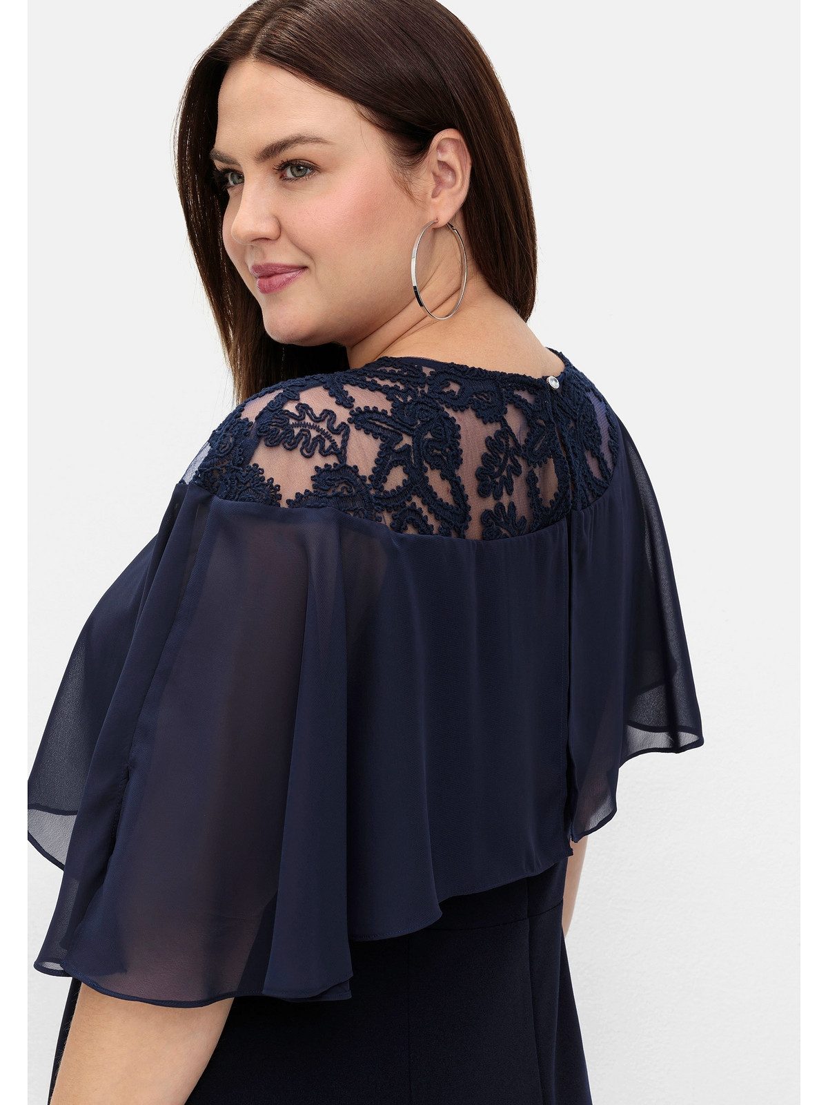 Sheego Abendkleid Große Größen mit Cape aus Spitze, in Midilänge