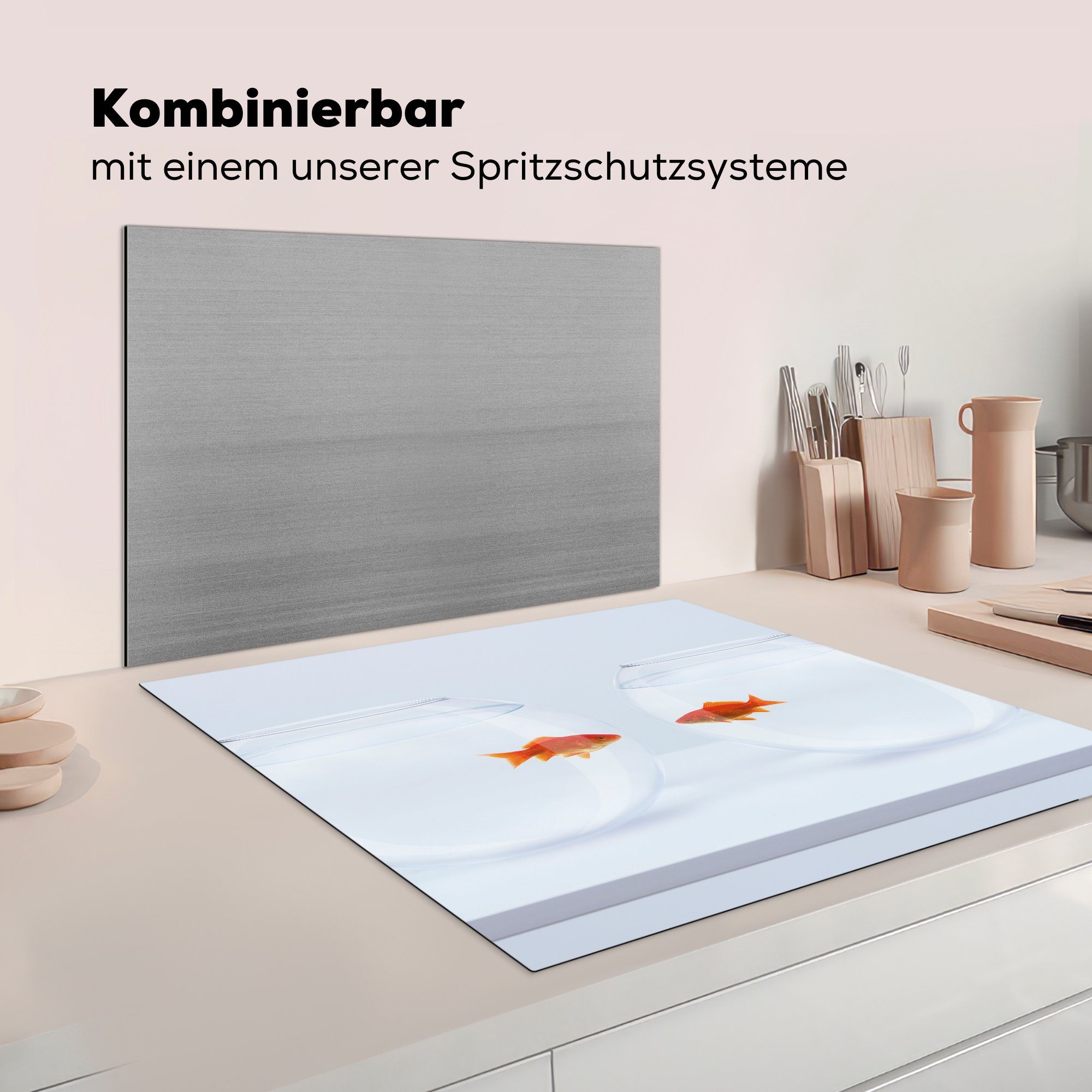 78x78 für (1 Vinyl, Herdblende-/Abdeckplatte - - Arbeitsplatte cm, Fischgläser Goldfisch küche MuchoWow Ceranfeldabdeckung, tlg), Weiß,