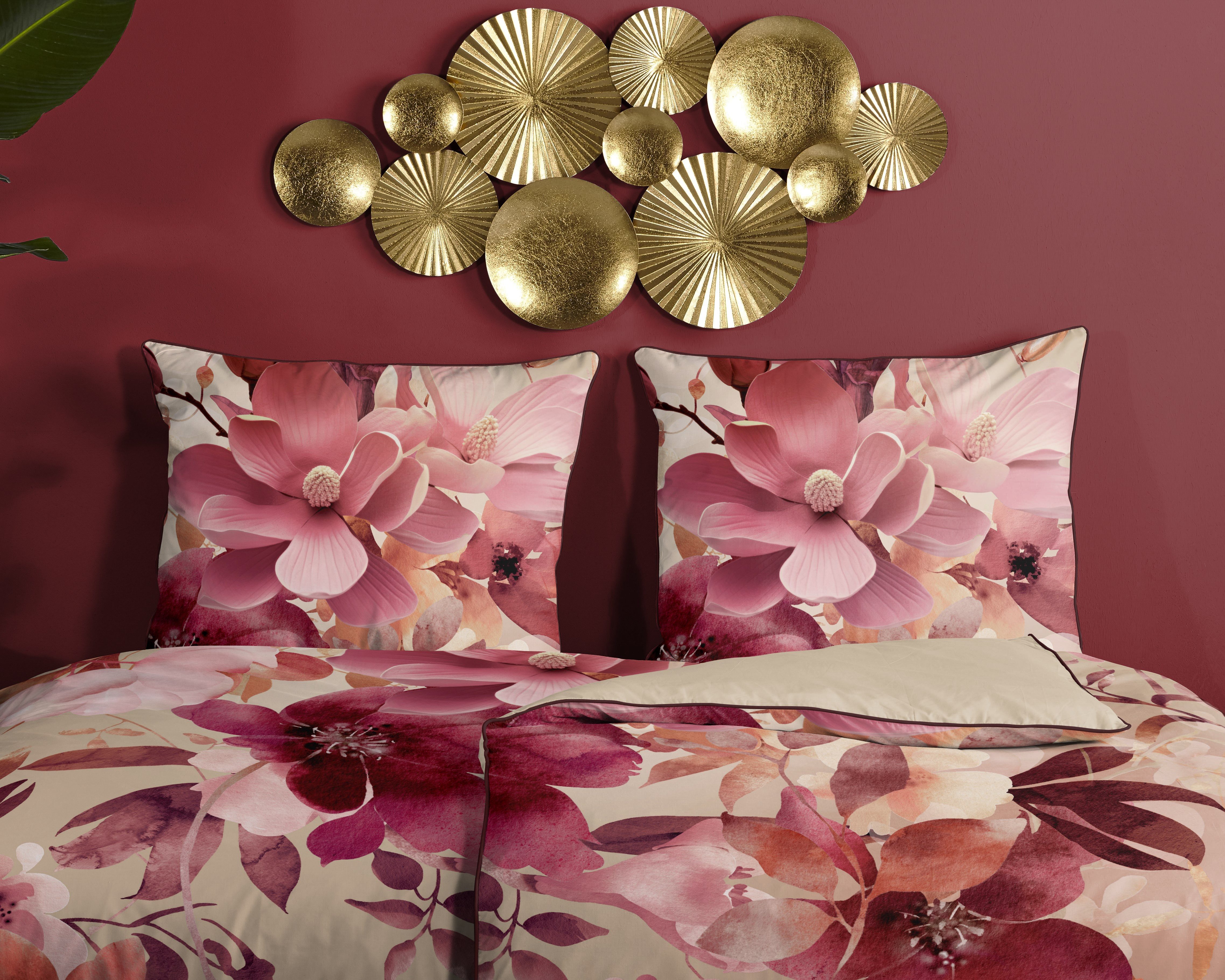 Descanso Wendebettwäsche Chaja, Mako-Satin, Renforcé, Satin, 2 teilig, Satin, Reißverschluss, Paspel, Biese, Wendeoptik, Blumen, Bordeaux