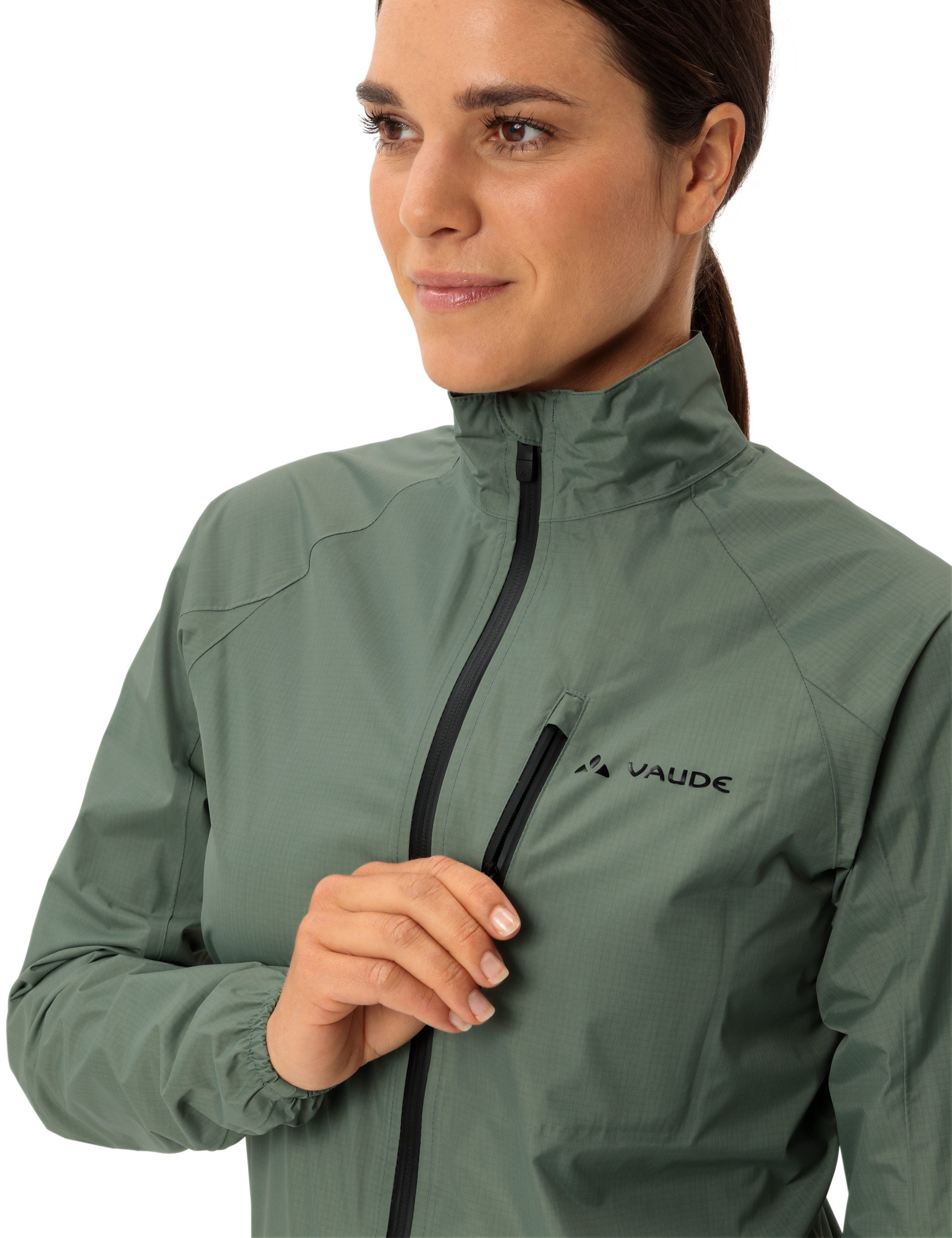 VAUDE Fahrradjacke WOMEN'S DROP JACKET III sportlicher Stil, wasserdicht mit 10000 mm Wassersäule, atmungsaktiv