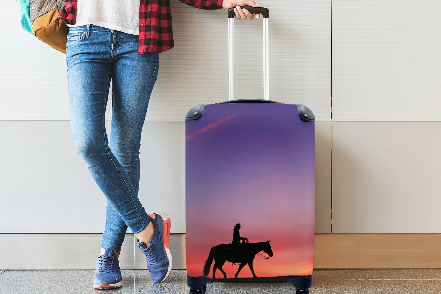 MuchoWow für Handgepäckkoffer Reisetasche Trolley, mit Ferien, Silhouette einem Reisekoffer Cowboys lila 4 eines rollen, Handgepäck Himmel, vor Rollen,
