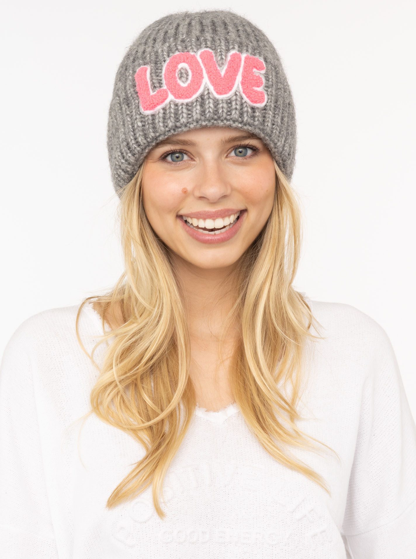 Zwillingsherz Beanie "Love Label" mit LOVE-Schriftzug und Wollanteil