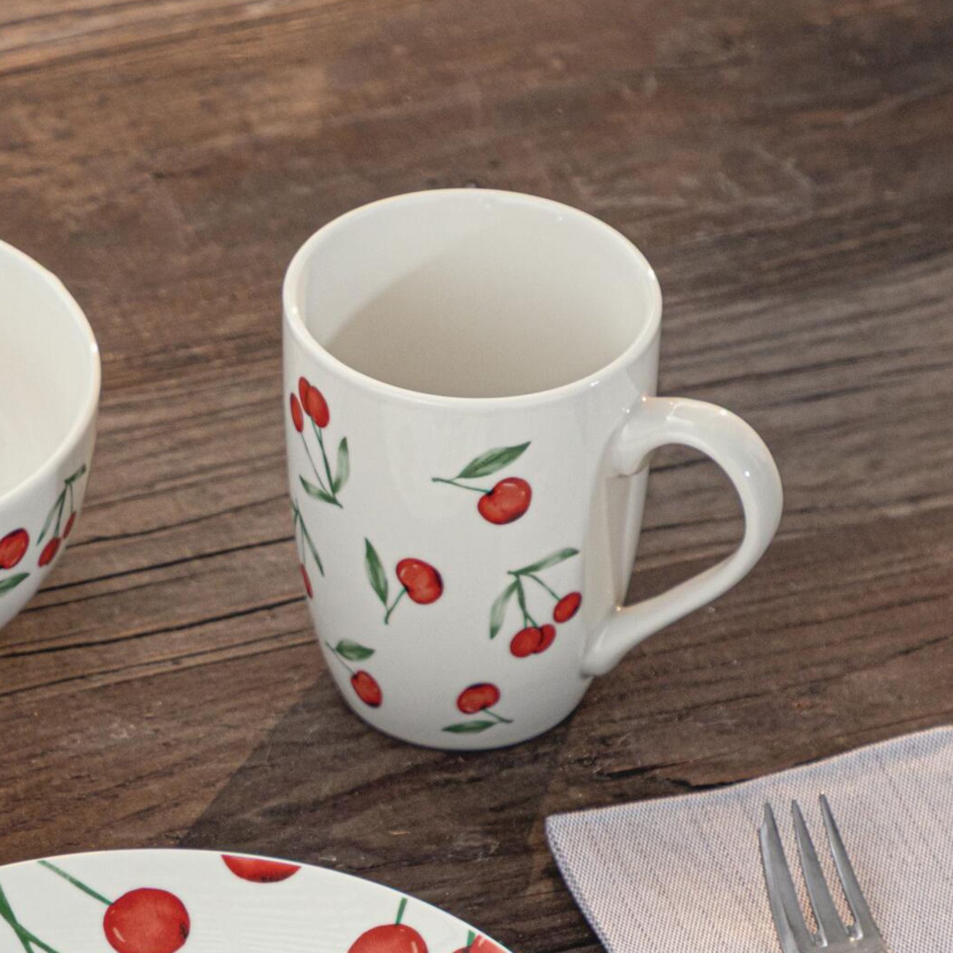Home-trends24.de Tasse Kaffeebecher Kirschmotiv Becher Tasse Trinkbecher 350 ml 2er Set, 2-tlg.