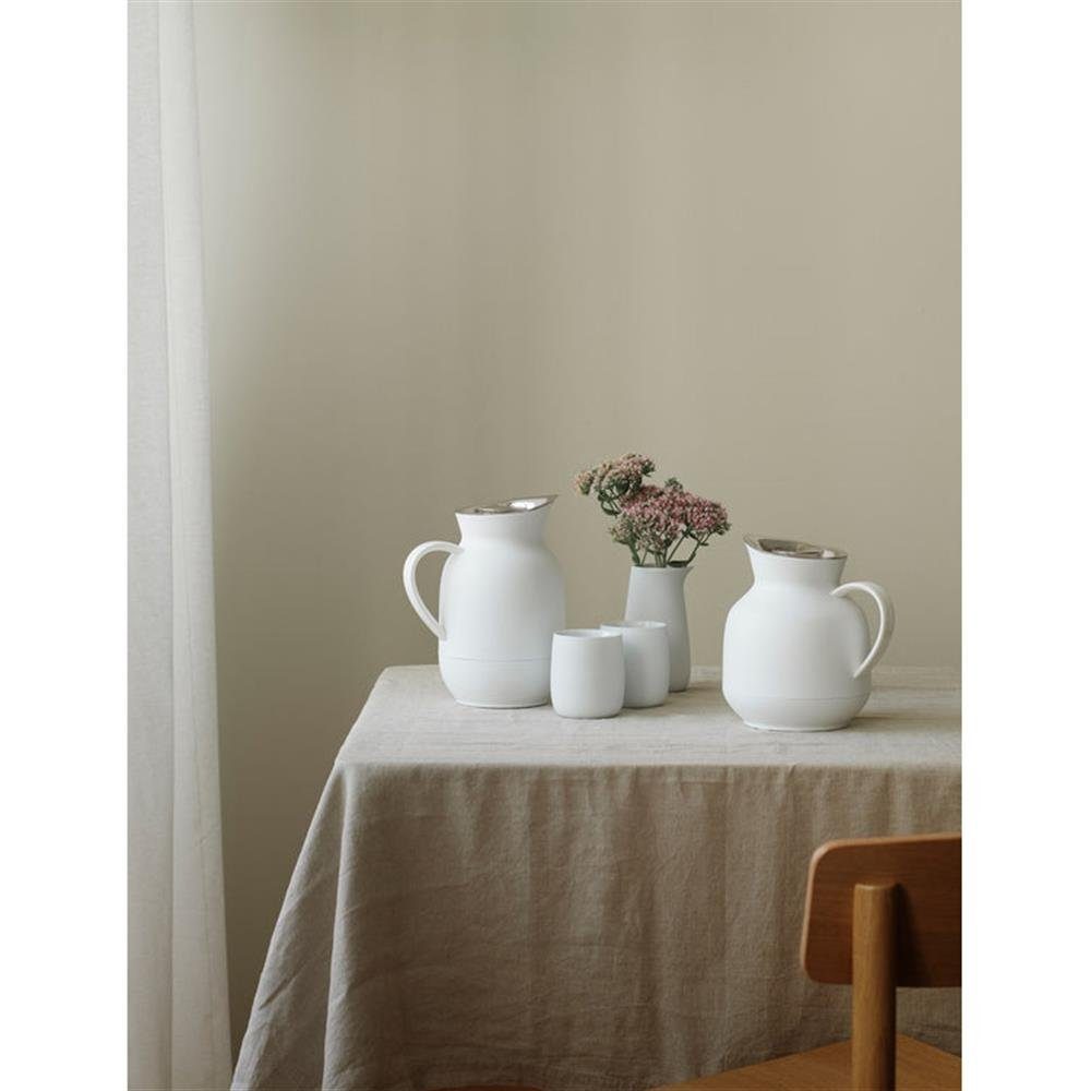 Stelton Isolierkanne Amphora - Soft White, 1 l, mattes Weiß, schmal, Lehmkrug-Design