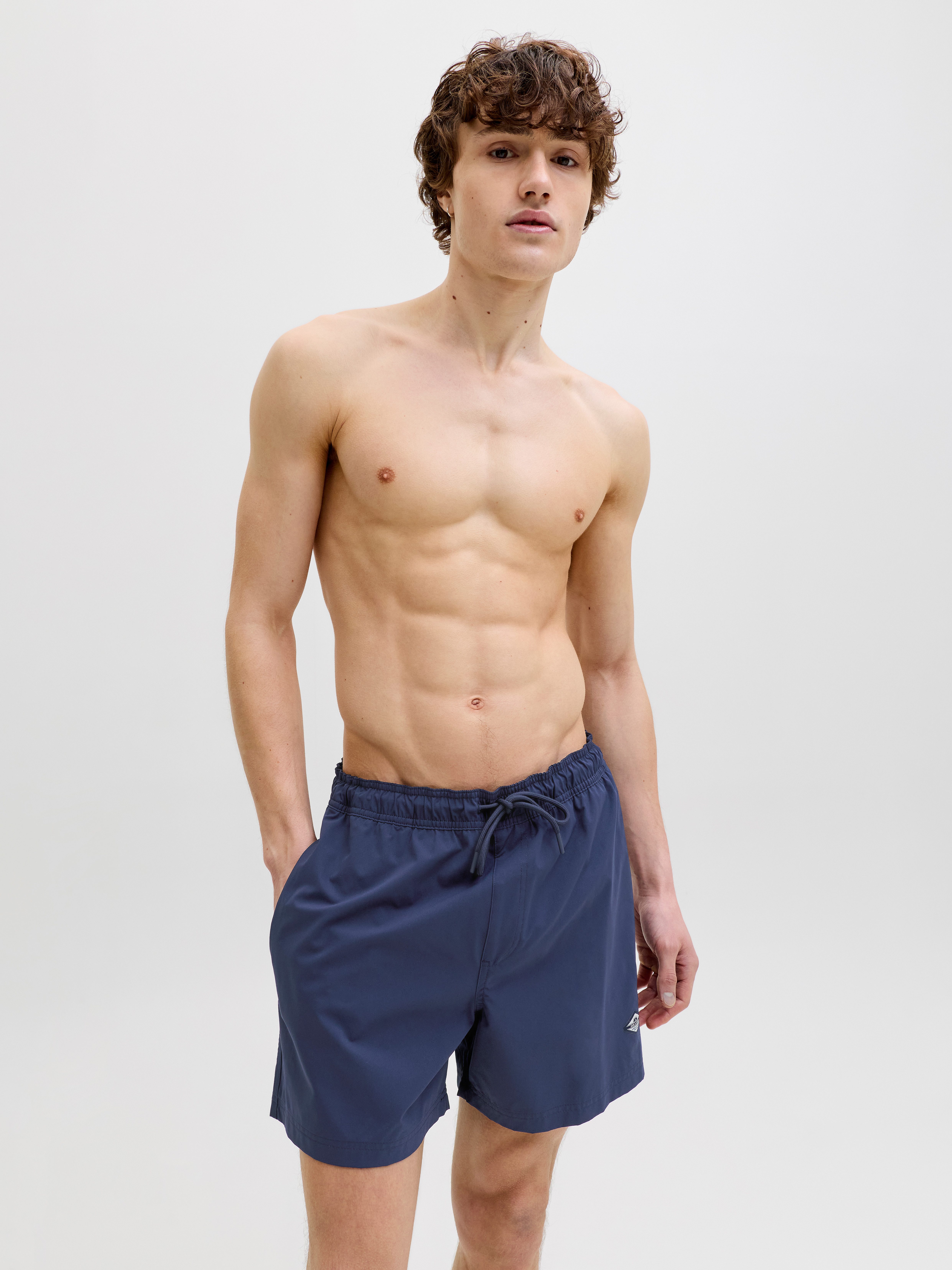 Jack & Jones Badeshorts JPSTMAUI TROPIC SOLID SWIM SHORTS SN Kunstfaser, normal geschnitten