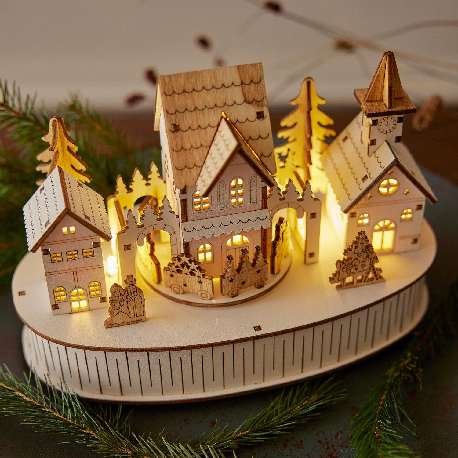 MARELIDA Weihnachtsdorf LED Holz Weihnachtsstadt mit Musik und fahrendem Zug Spieluhr