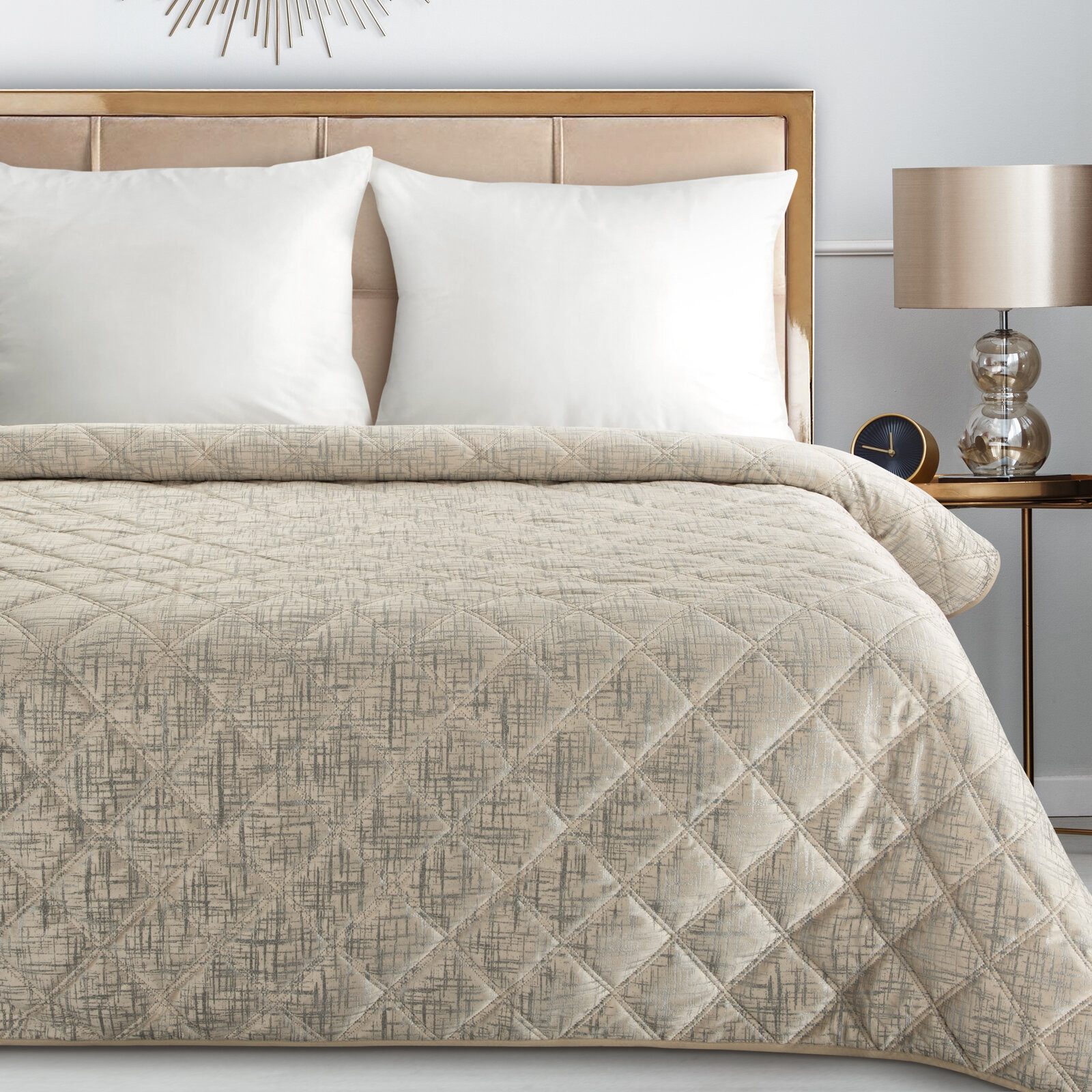 Eurofirany Tagesdecke Eleganter Bettüberwurf BLINK6 silber Details Karomuster Steppung, Allzweckdecke, weiche Decke in Schwarz, Beige, Creme, Silber zur Wahl