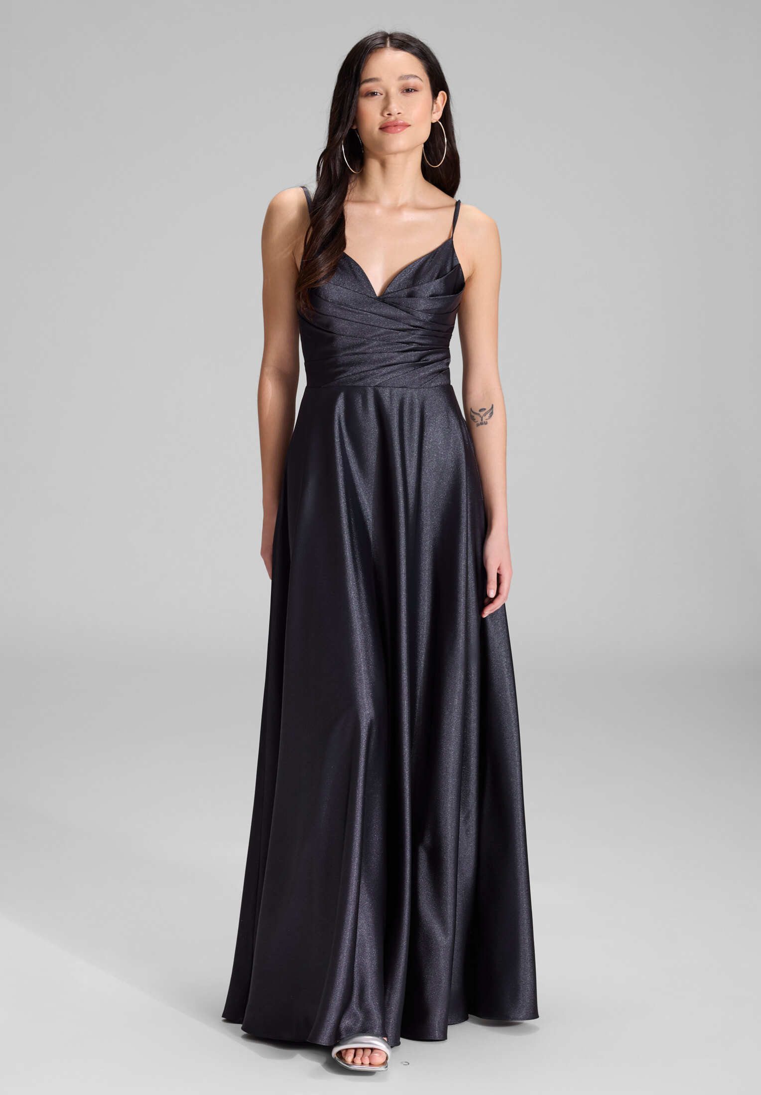 Hey Kyla Abendkleid - Schimmerndes Abendkleid mit drapiertem Top Taillierter Schnitt mit fließendem Rockteil