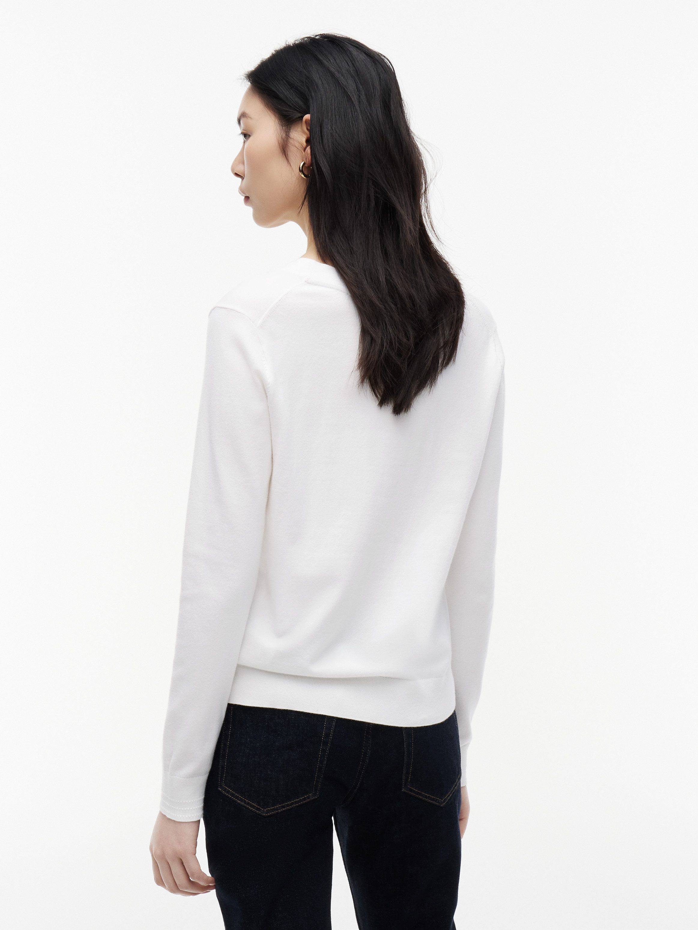 Tommy Hilfiger V-Ausschnitt-Pullover CO JERSEY STITCH V-NK SWEATER Kontrastfarbene Streifen im Ausschnitt und Logo Stickerei am Ärmel