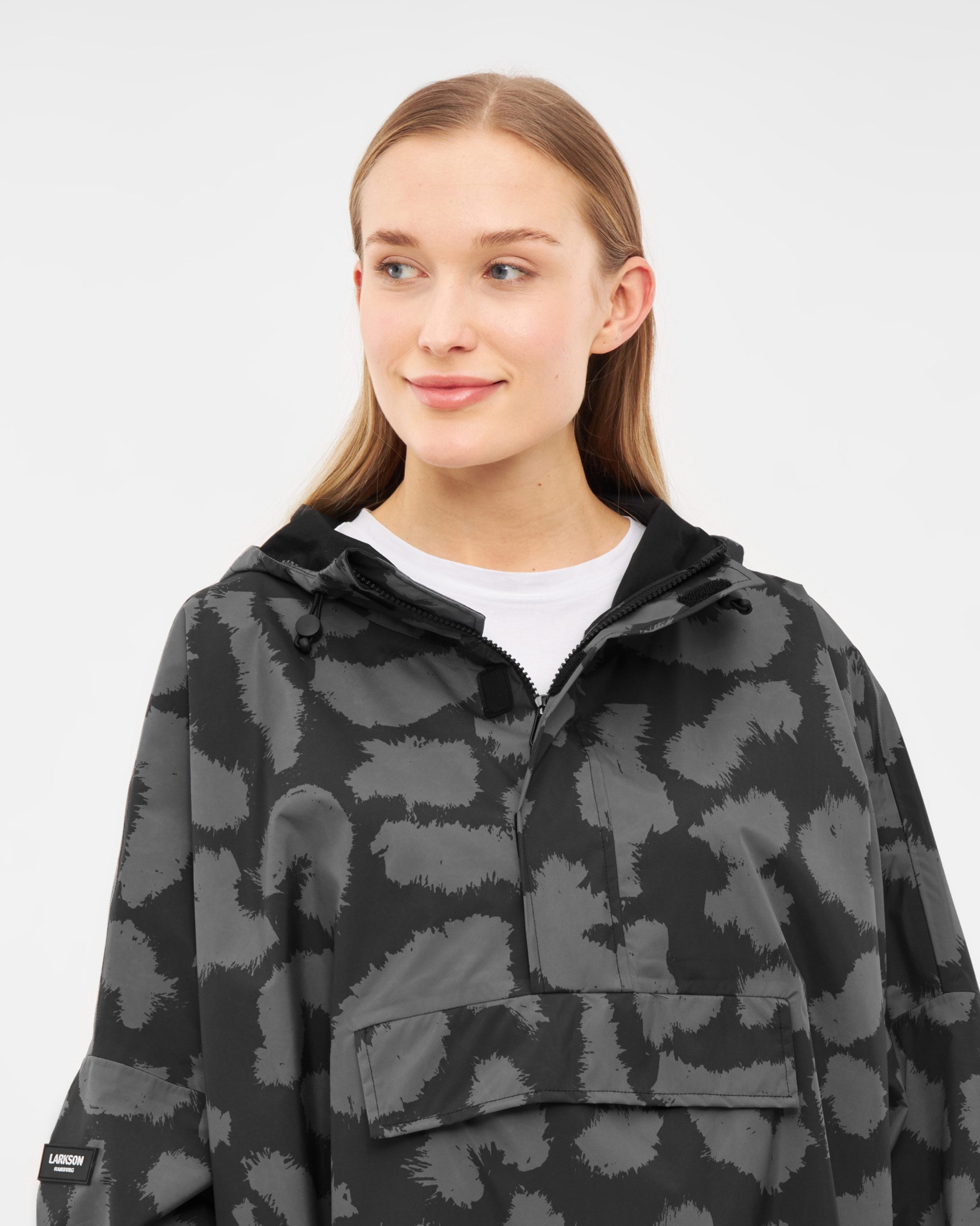 LARKSON Regenponcho Lykke Regenponcho, Wassersäule 10.000 mm (1-St) Wasserdichtes Regencape mit verschweißten Nähten