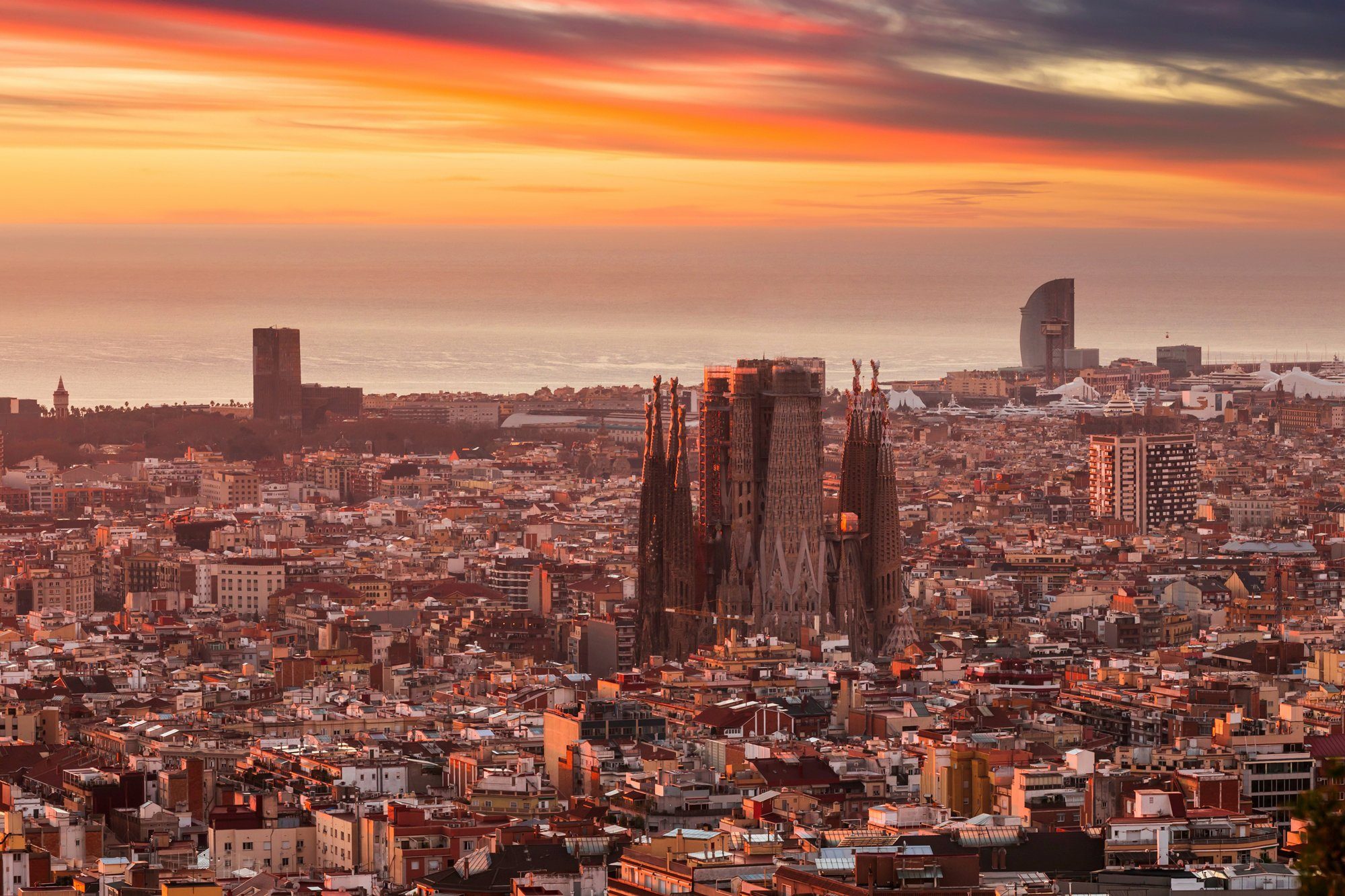 Fototapete BARCELONA-STADT SPANIEN SAGRADA FIMILIAR SKYLINE MEER