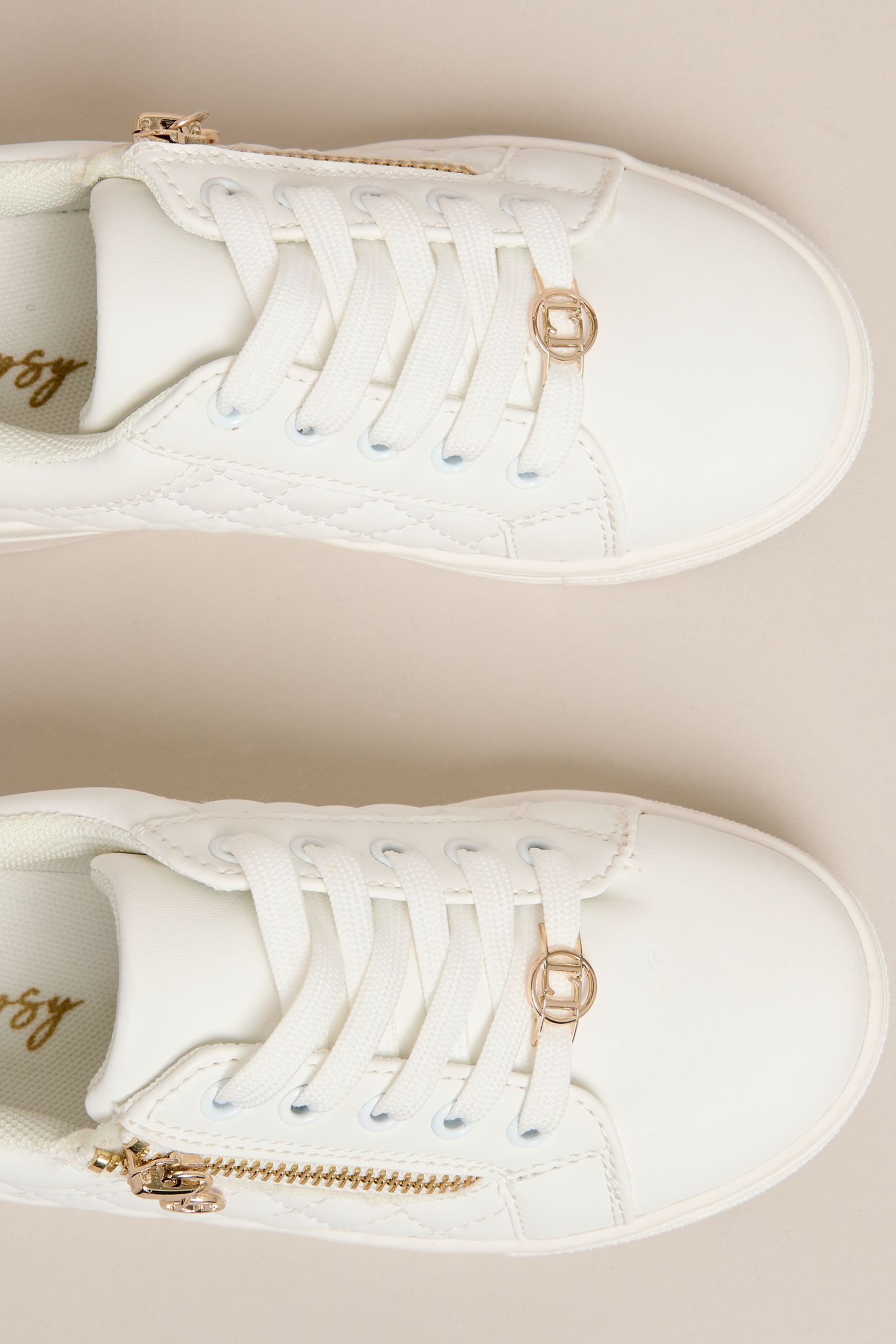 LIPSY Lipsy Gesteppte Sport-Sneaker mit Schnürung Sneaker (1-tlg)