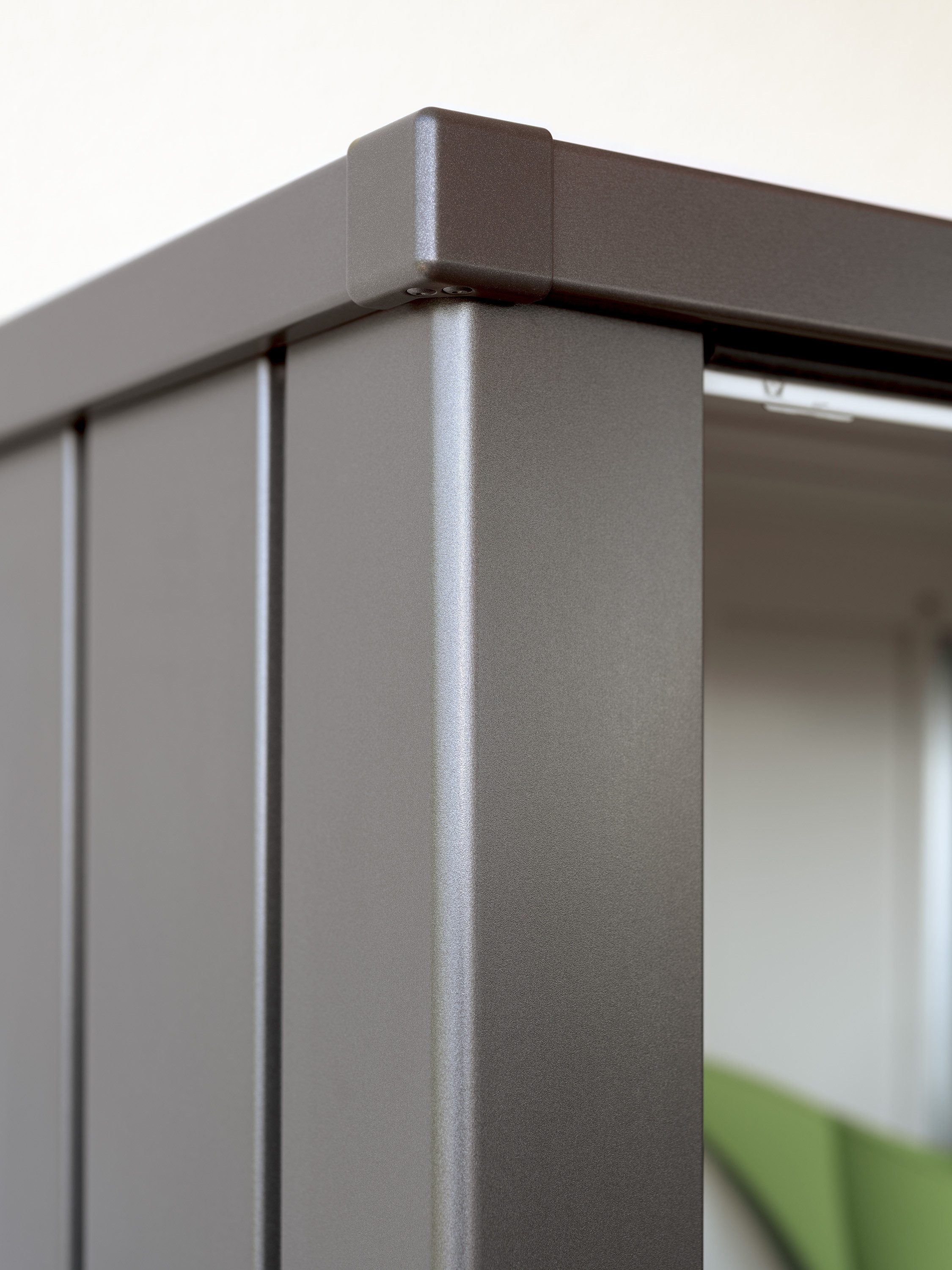 Biohort Mehrzweckschrank Julia Gr. M, verschiedene Farben 77,7x 140,2x 57 cm, Terrassenschrank für kleine Außenflächen