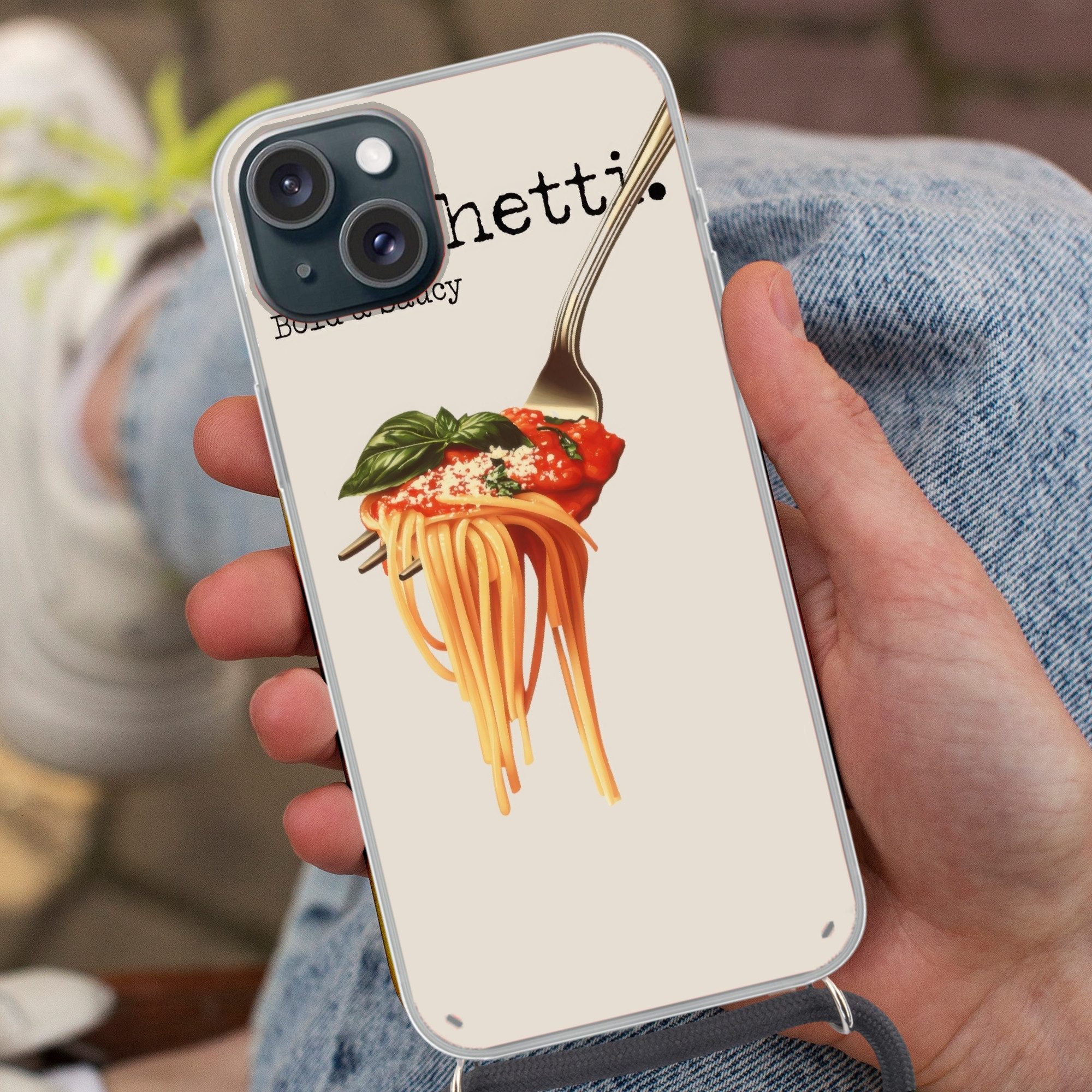 MuchoWow Handyhülle für Apple iPhone 15 Spaghetti - Tomatensauce - Parmesankäse, Tragbare Handyhüllen mit Kette zum umhängen, Handykette Handyband