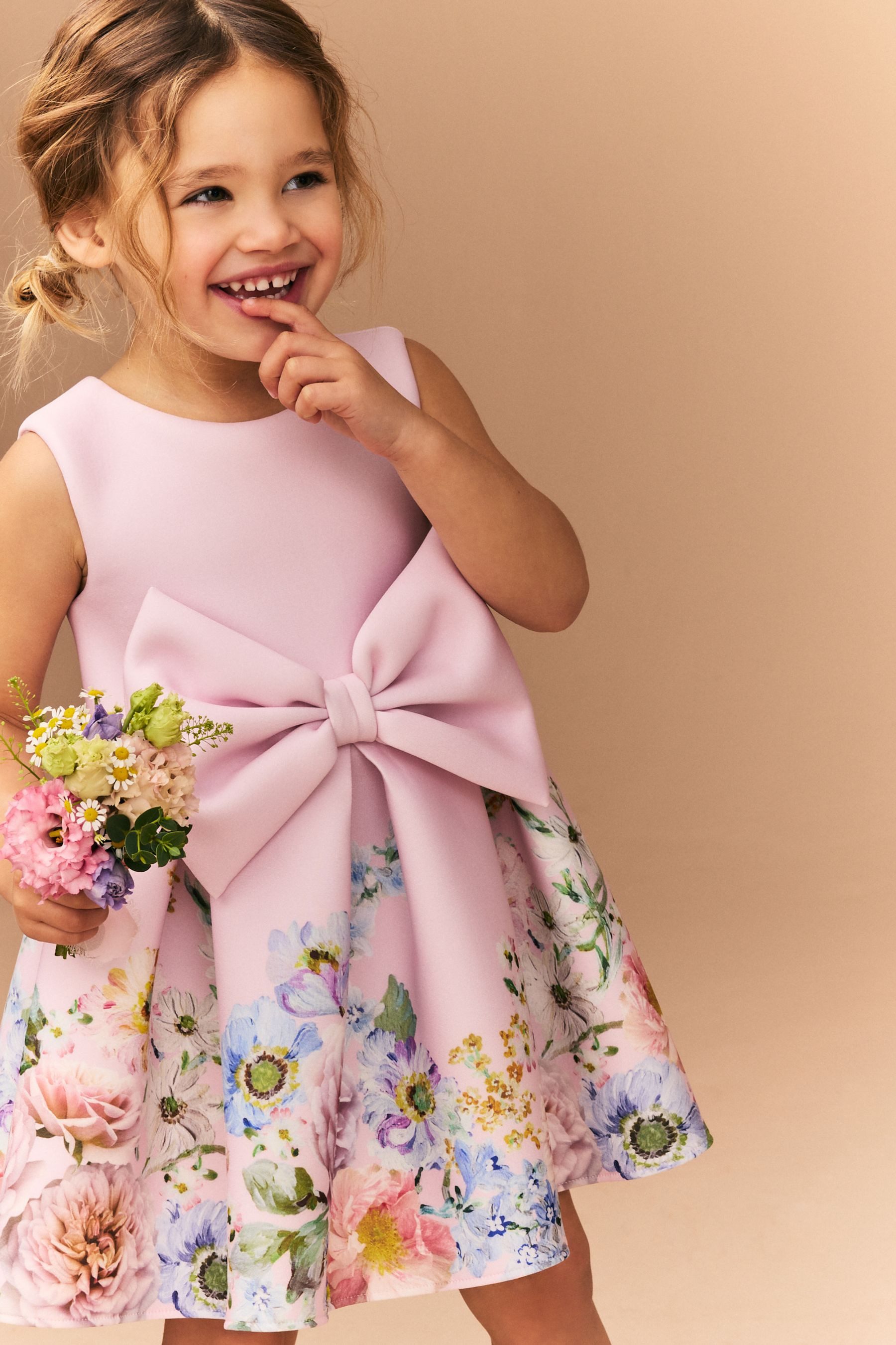 Partykleid Ärmelloses Partykleid mit floralem Print