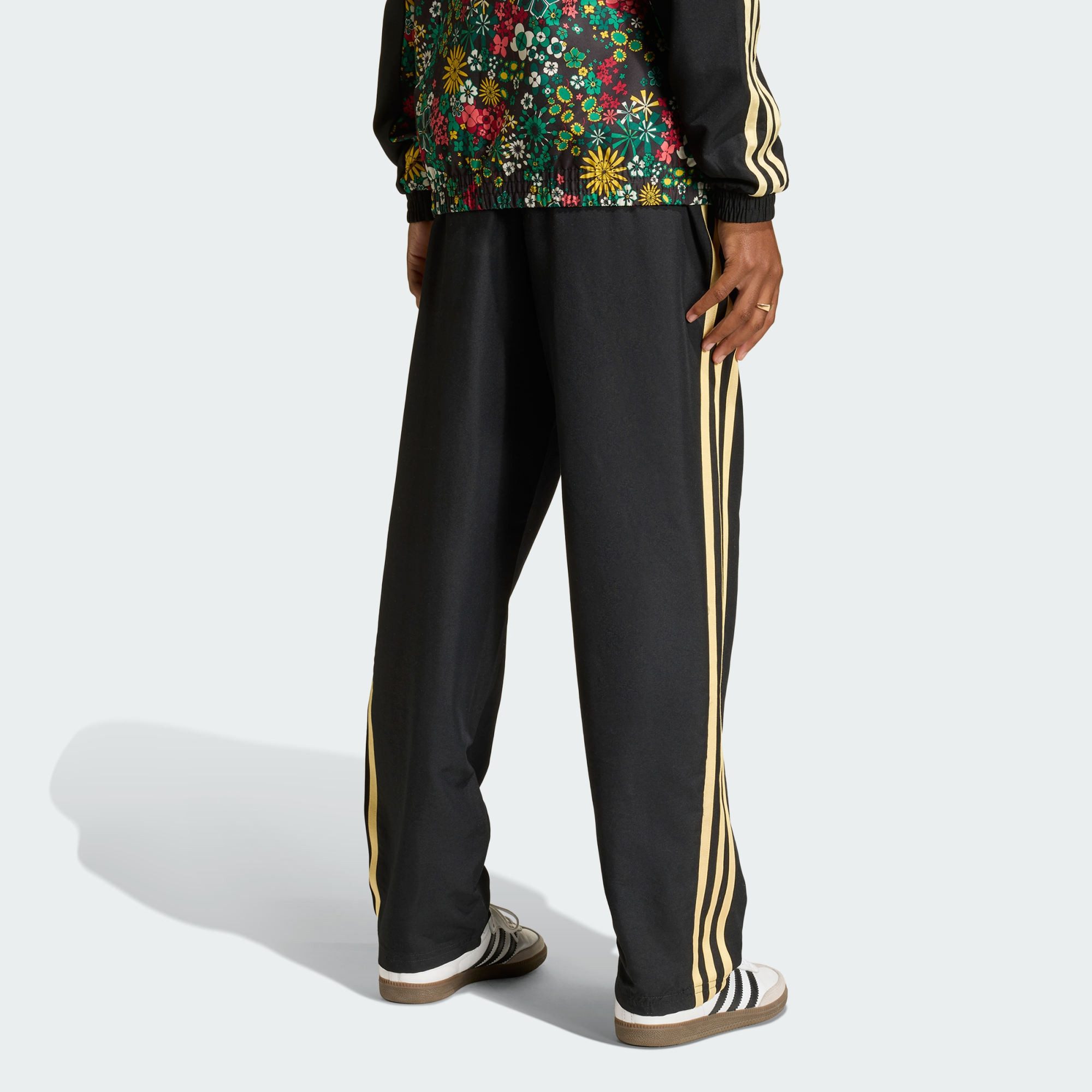 adidas Originals Jogginghose ADIDAS ORIGINALS X LIBERTY LONDON TRAININGSHOSE (1-tlg)