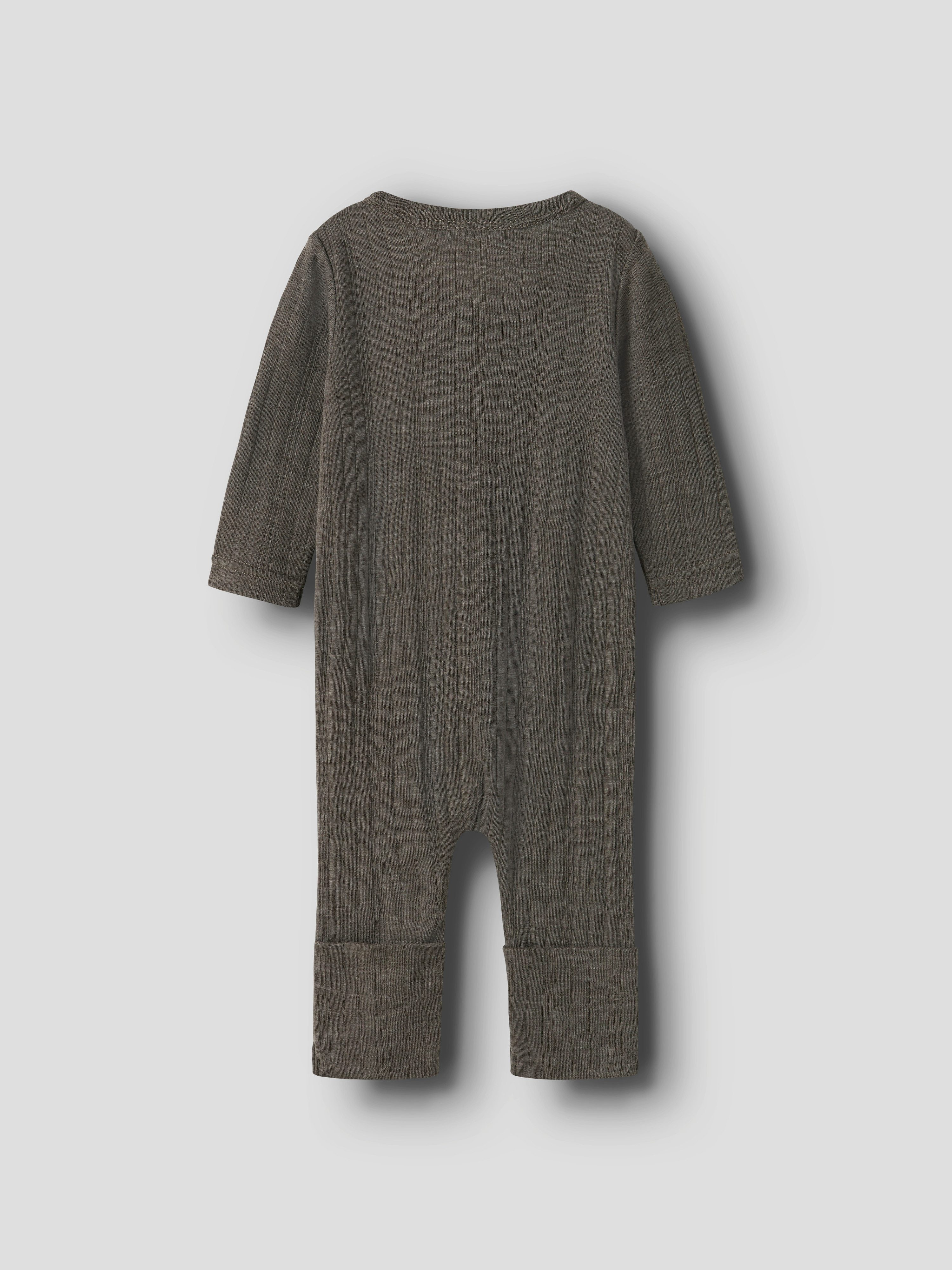 Name It Schlafanzug NBMWANG WOOL NEEDLE NIGHTSUIT SOLID NOOS aus Wolle, Regular Fit, mit Reißverschluss und Kinnschutz, für Babys