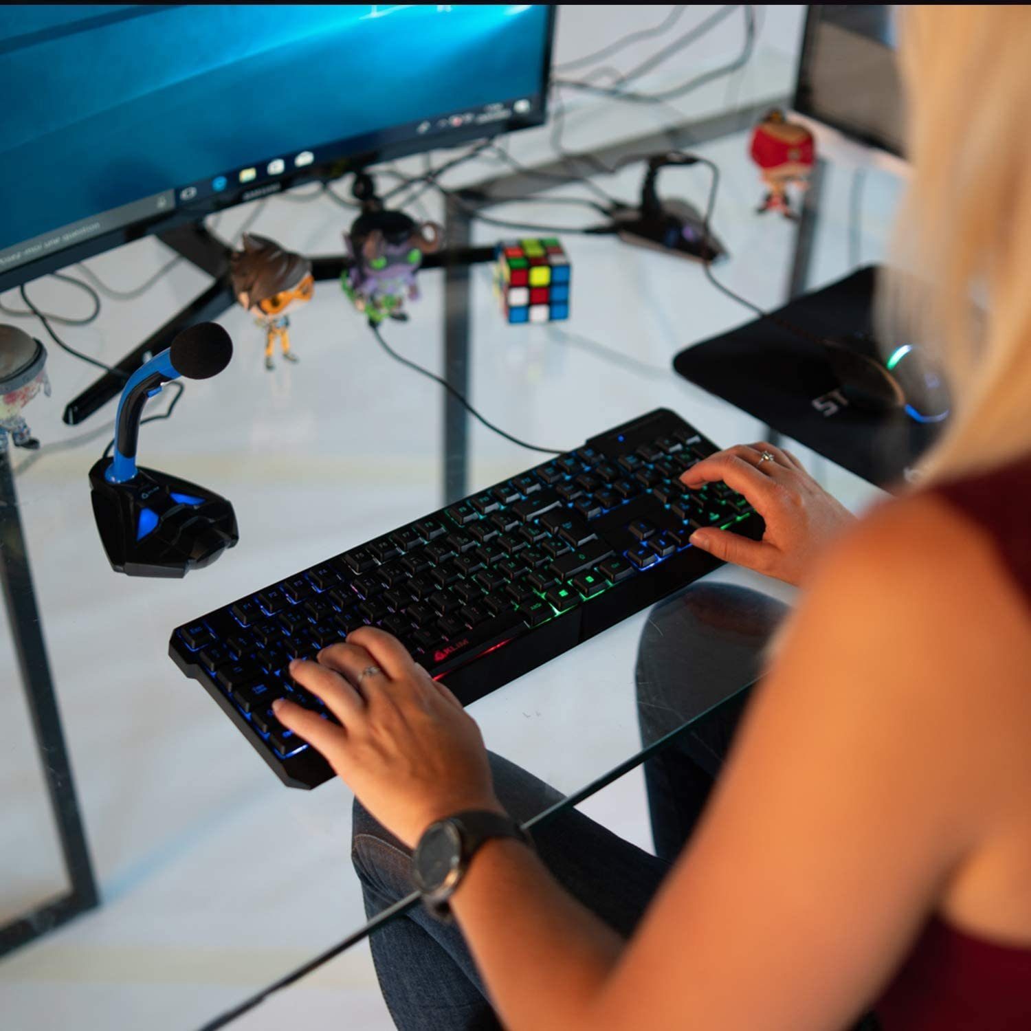 KLIM Chroma Gaming Tastatur, hintergrundbeleuchtete Tasten, Anti Ghosting Gaming-Tastatur (Deutsche Tastenbelegung, ergonomische Gaming Keyboard)