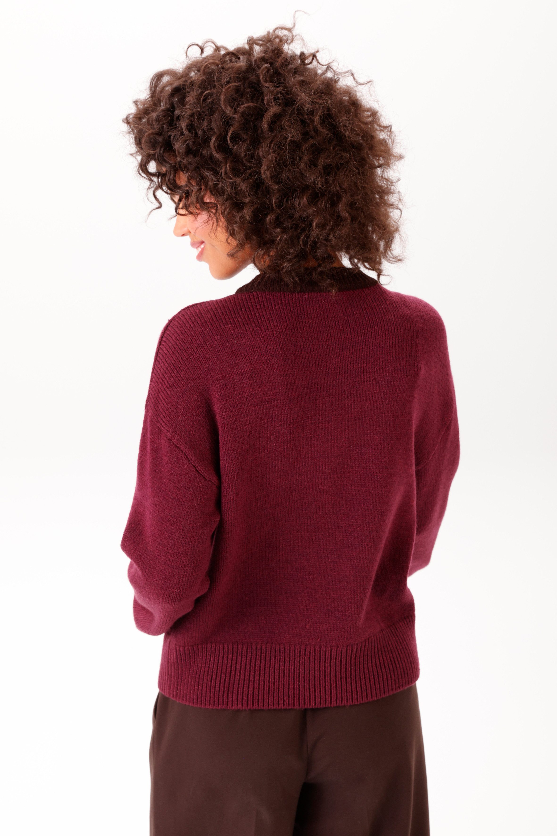 Aniston CASUAL Strickjacke mit dekorativen Knöpfen in Holzoptik zu schließen - NEUE KOLLEKTION – Bild 2 von 5