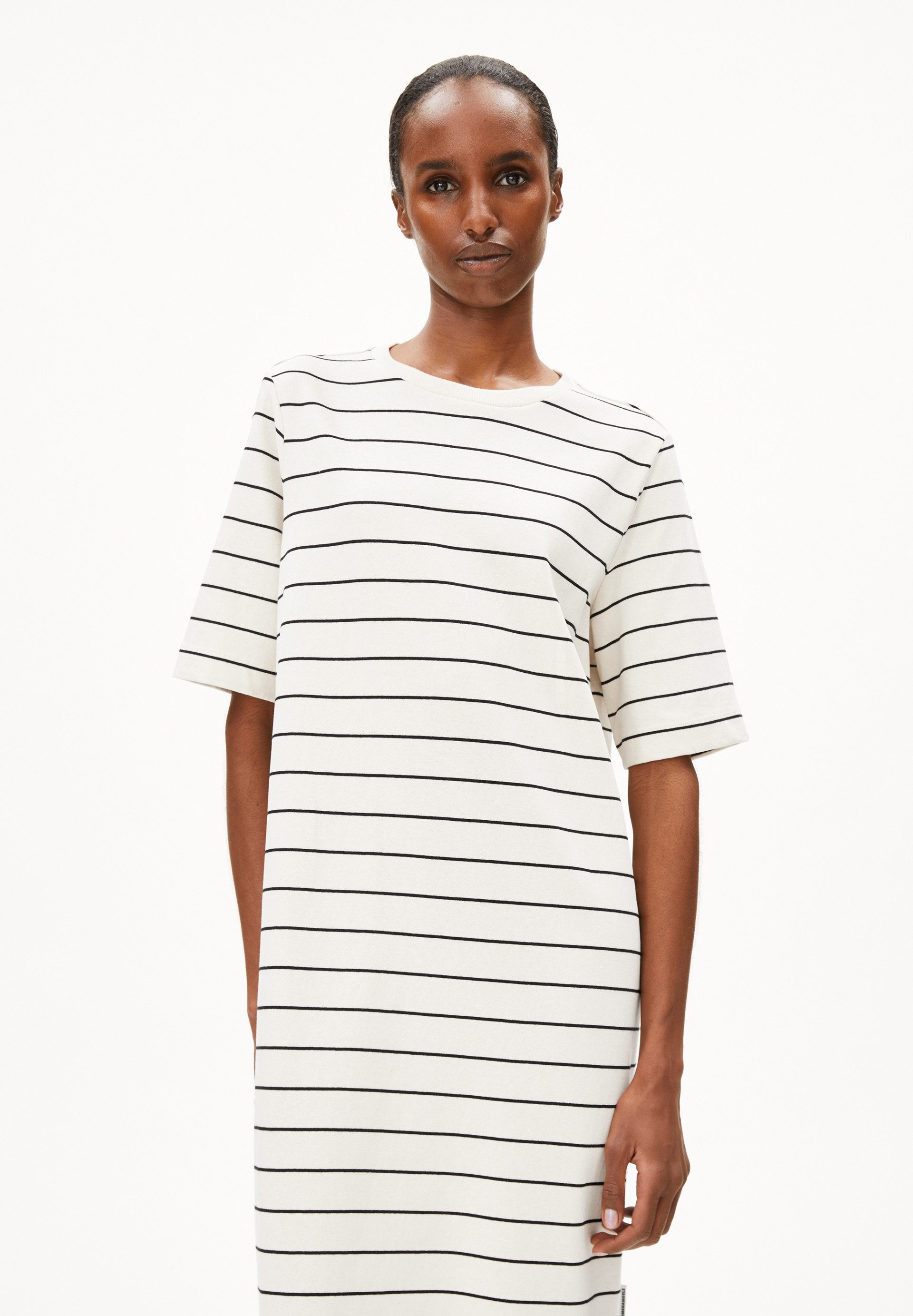 Armedangels Jerseykleid XELINAA FINE STRIPE (Loose Fit) Heavyweight Jerseykleid aus recyceltem Baumwoll Mix