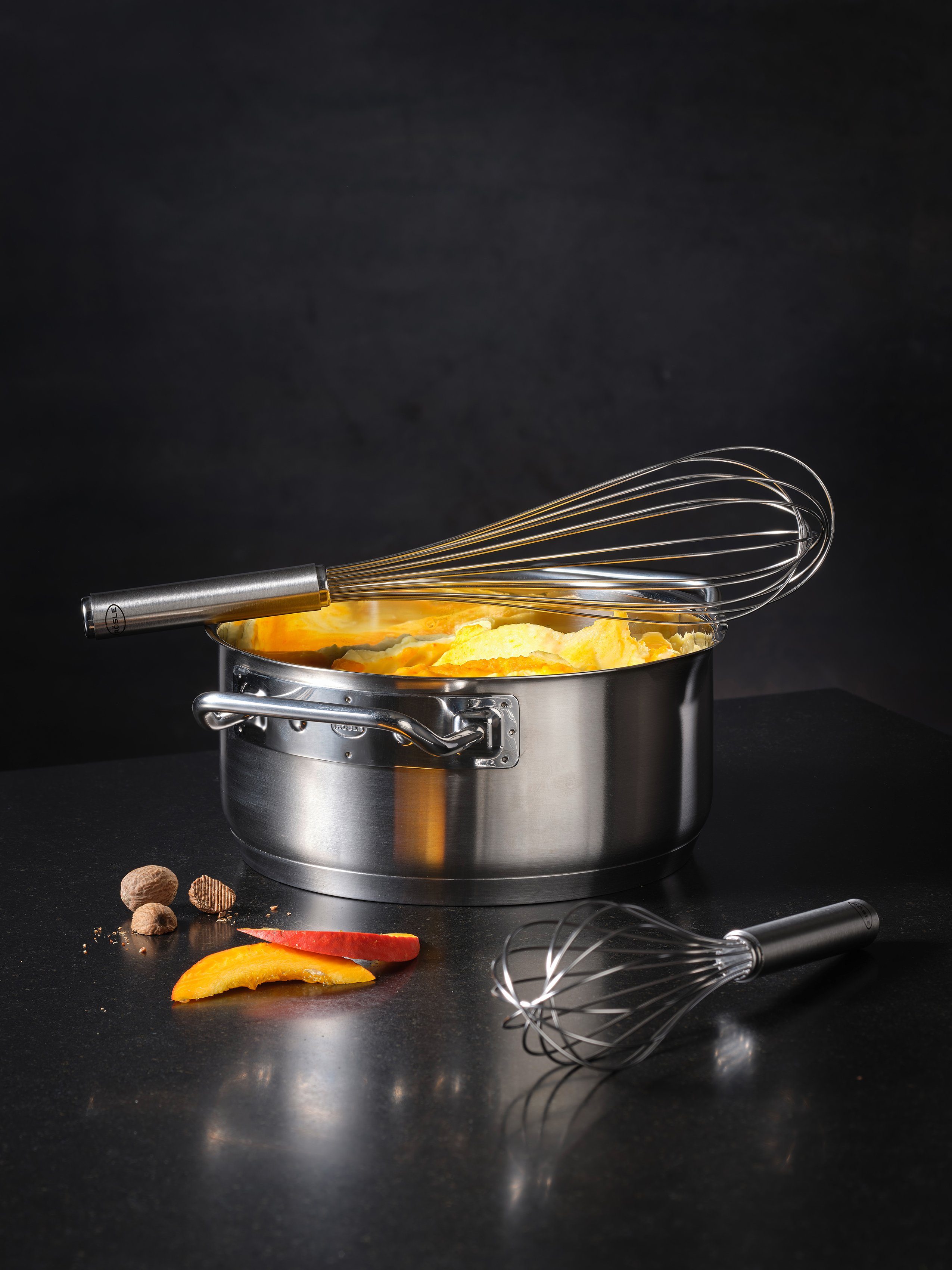 RÖSLE Bratentopf EXPERTISO, Edelstahl 18/10 (1-tlg), Innenskalierung und Schüttrand, spülmaschinen- und induktionsgeeignet