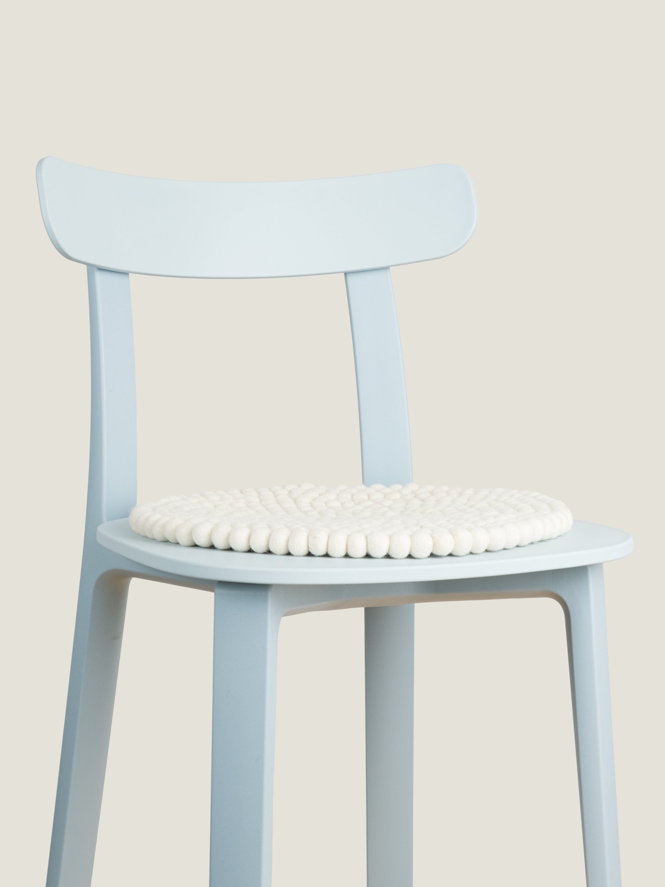 myfelt Stuhlkissen Filzkugel Sitzauflage ⌀ 36 cm, beidseitig verwendbar, 100 % Schurwolle