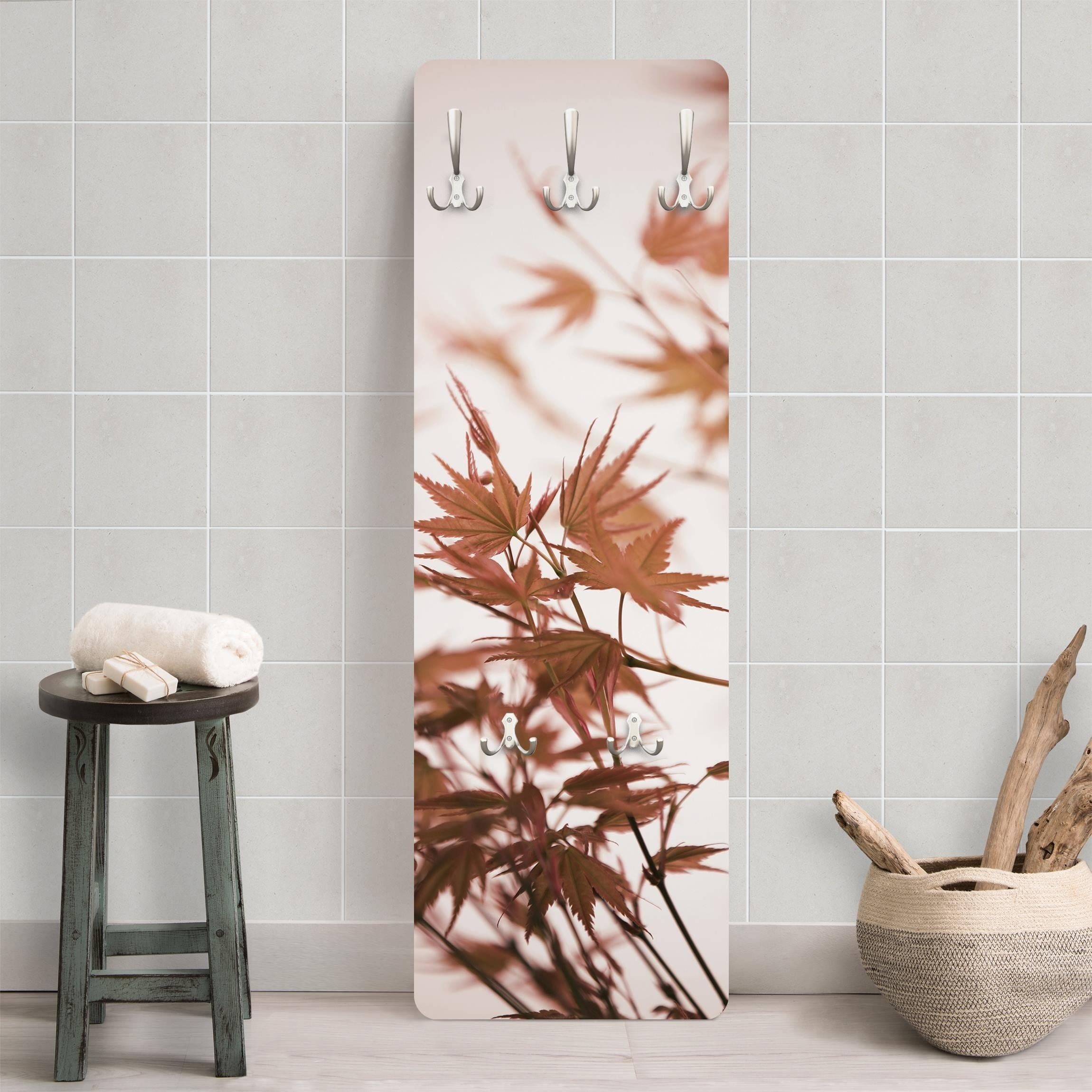 Bilderdepot24 Шафиpaneel rot Blumen Floral Ahornblätter in Herbstsonne Design (ausgefallenes Flur Wandpaneel mit Шафиhaken Kleiderhaken hängend), moderne Wandgarderobe - Flurgarderobe im schmalen Hakenpaneel Design