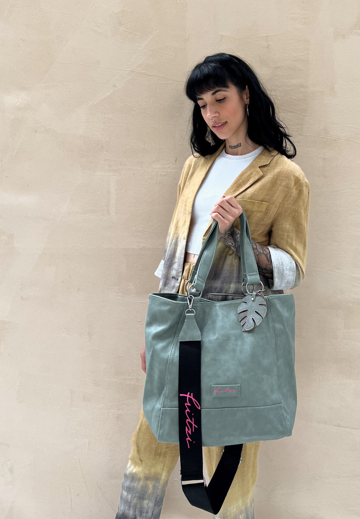 Fritzi aus Preußen Schultertasche Eco Joy01, aus veganen und recycelten Materialien