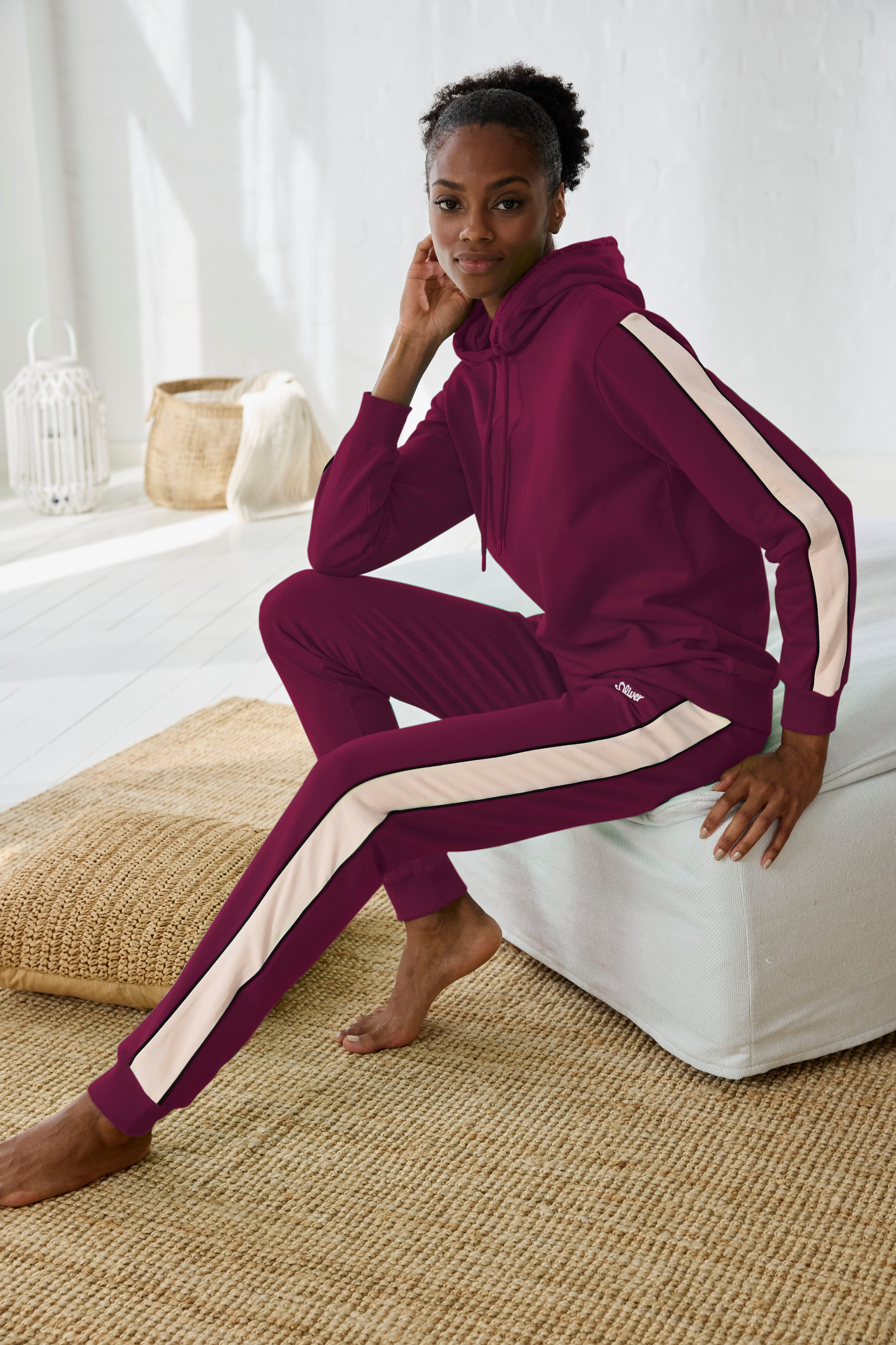 s.Oliver Hoodie mit Kontrast Einsätzen, Loungewear