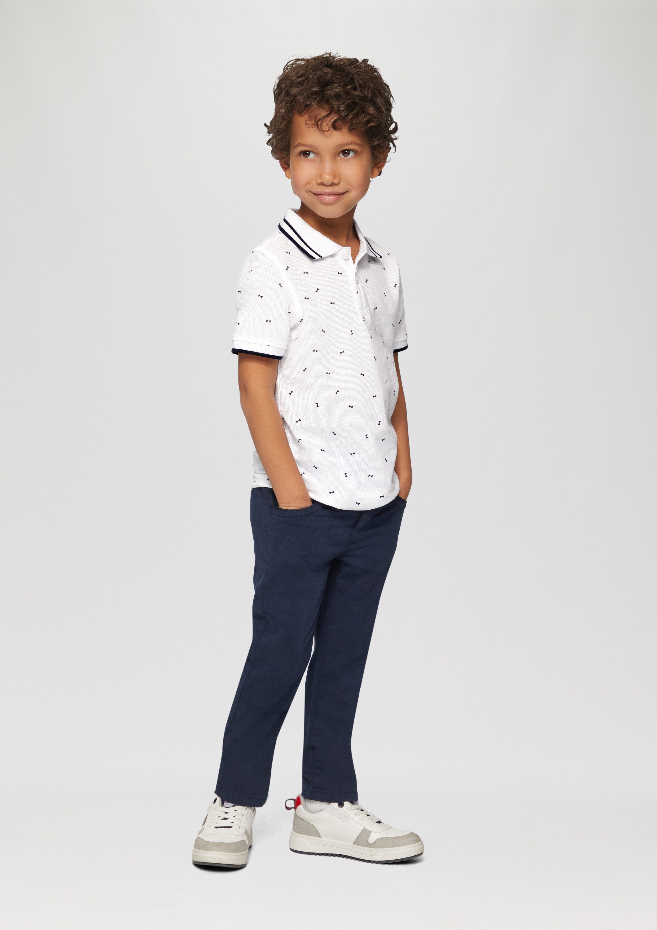 s.Oliver Kurzarmshirt Polo-Shirt Poloshirt mit Kontrast-Details und All-over-Print