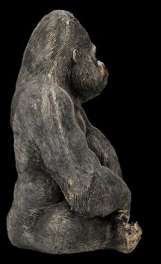 Figuren Shop GmbH Tierfigur Gorilla Figur sitzend - bronzefarben - Affe Tierfigur Affenfigur Deko