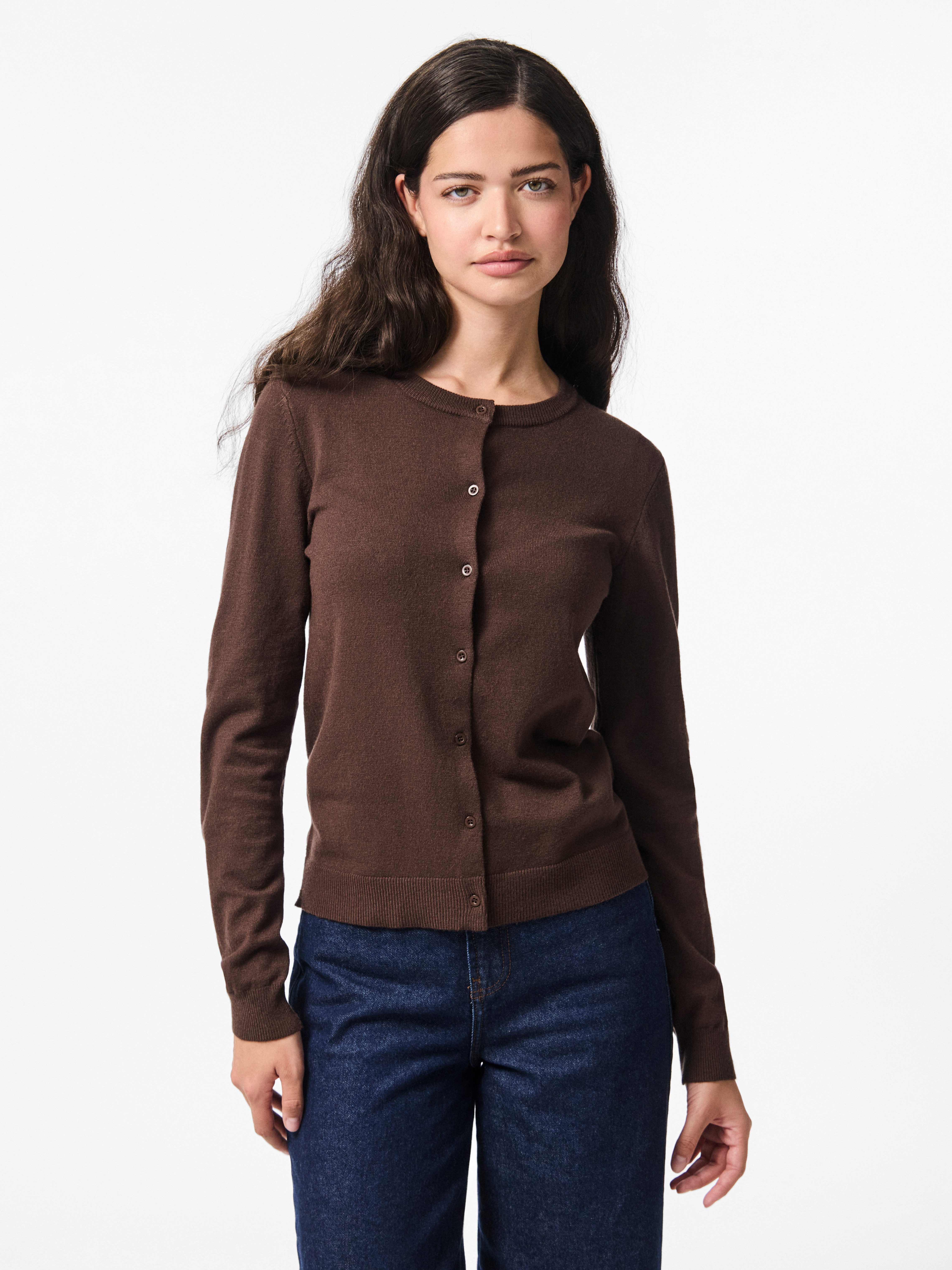 pieces Strickjacke PCNORA LS O-NECK KNIT CARDIGAN NOOS BC Viskosemischung, slim fit