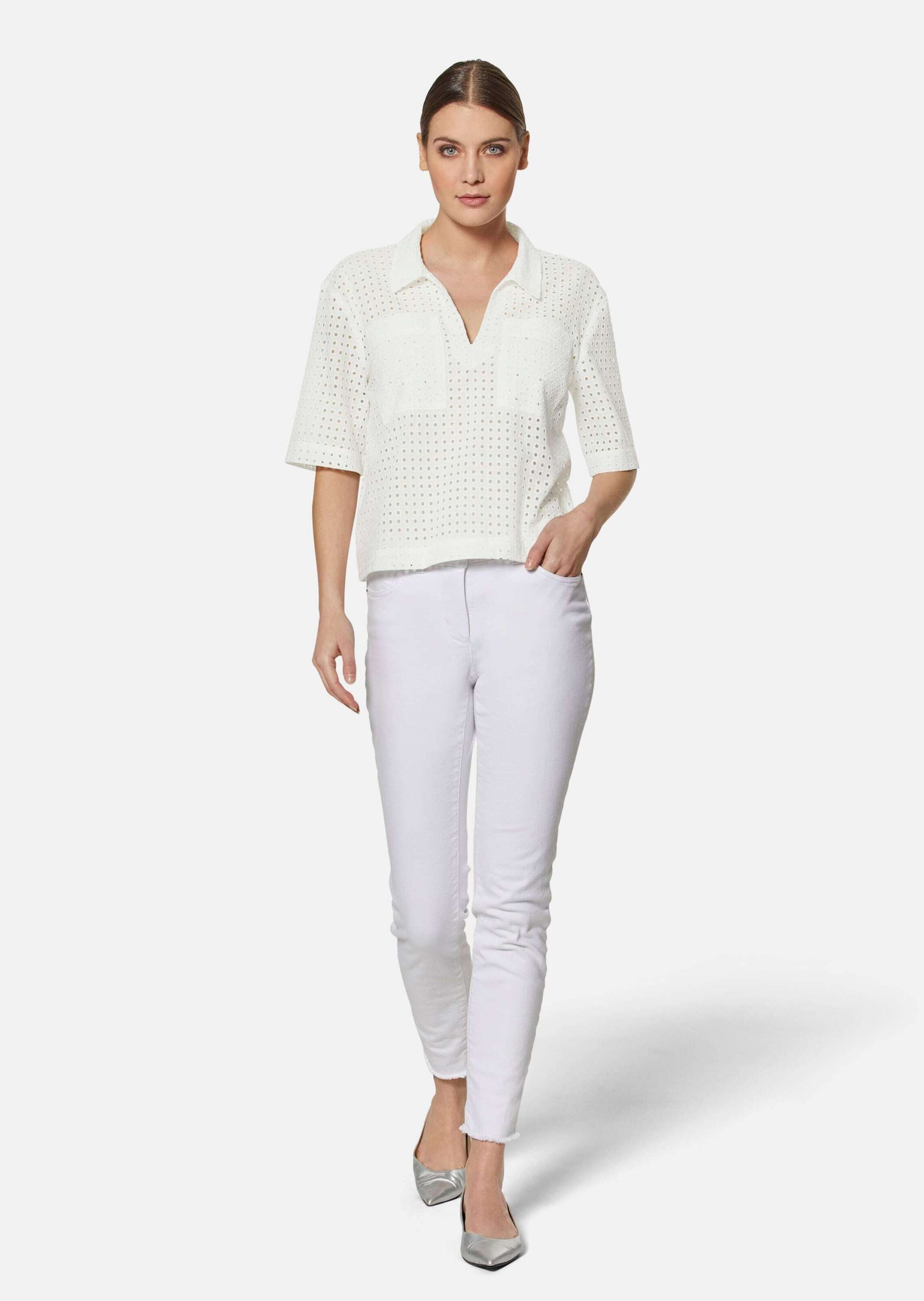 MADELEINE Kurzarmbluse Kurzarm-Bluse im Boxy-Style mit Lochstickerei