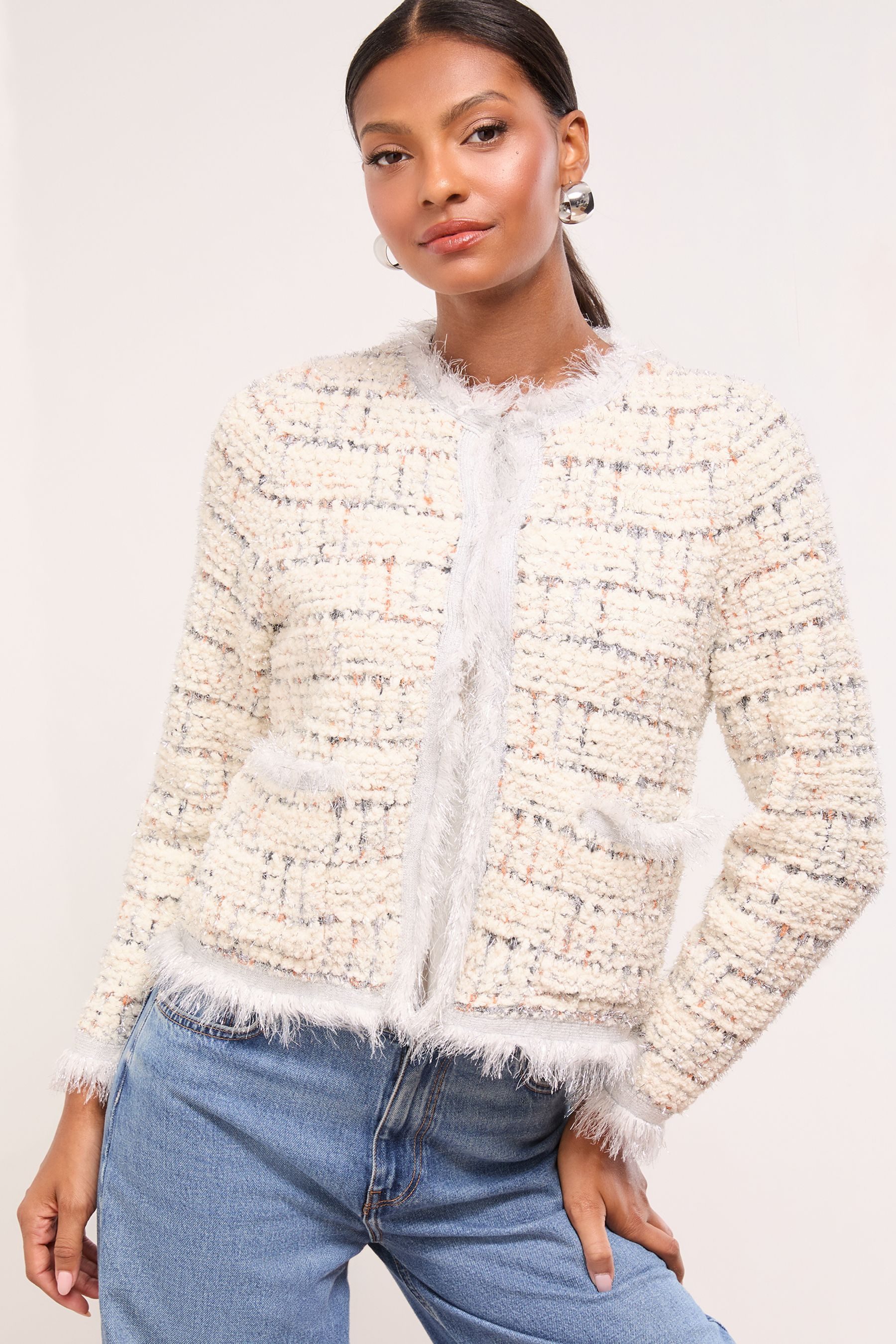 LIPSY Strickjacke Lipsy Bouclé-Strickjacke mit Fransenbesatz (1-tlg)