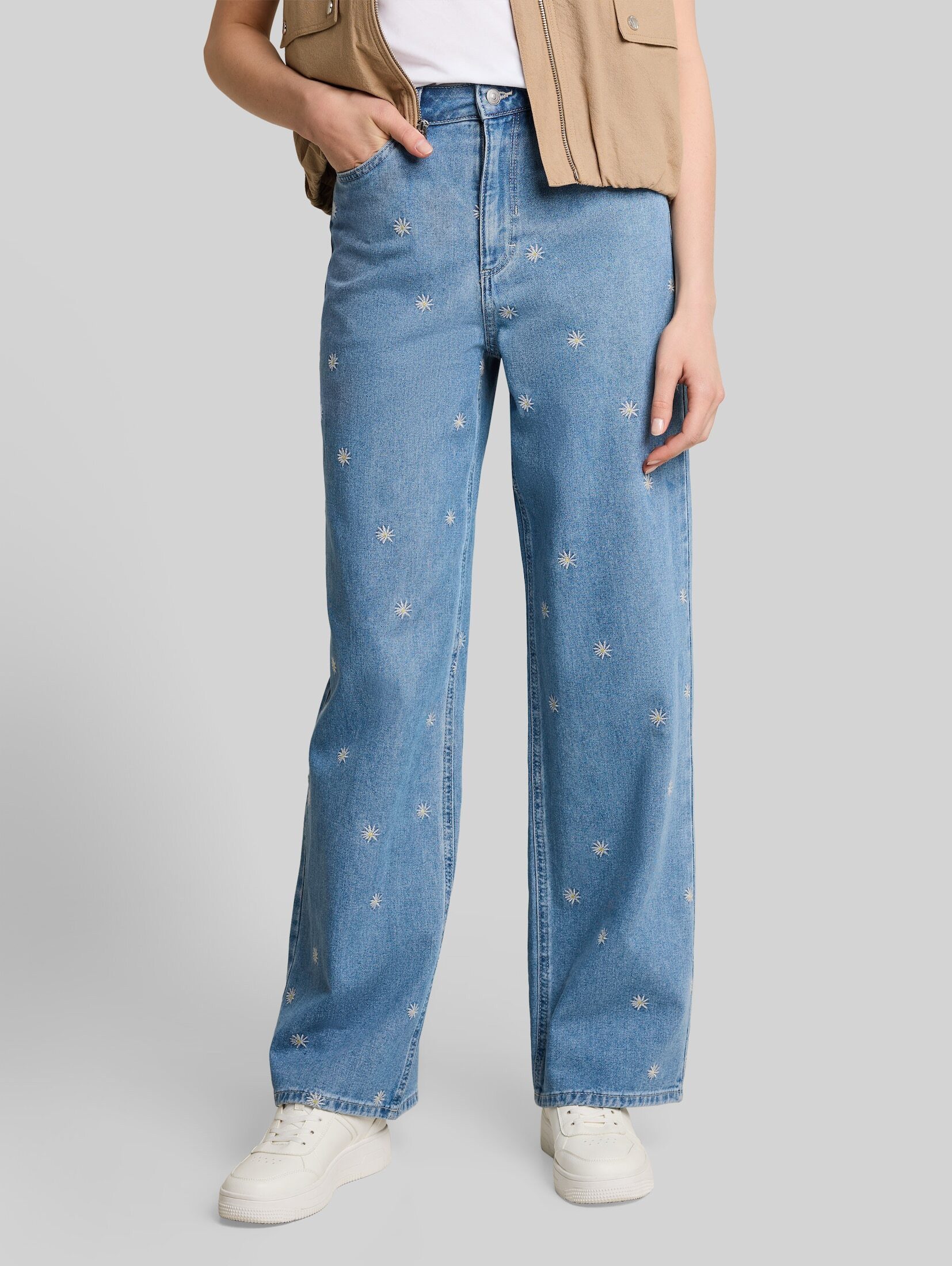 TOM TAILOR Denim Weite Jeans Jeanshosen TTLINOU WIDE Jeans mit Blumen-Stickerei