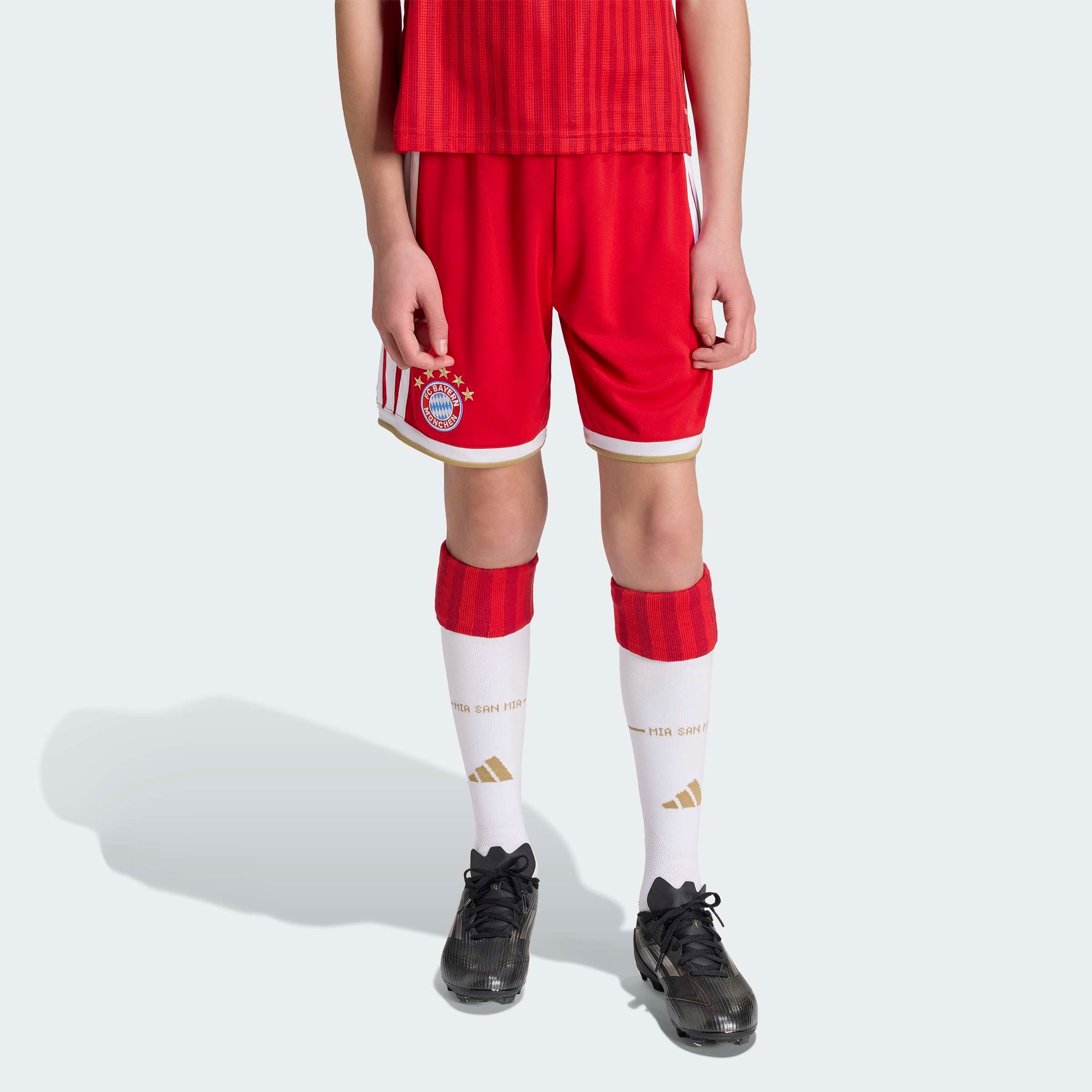 adidas Performance Trainingsshorts FCB H SHO Y reguläre Passform, für Fußball, mit Vereinslogo