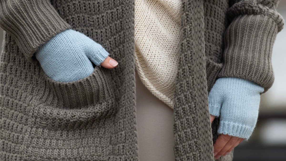 Knit Factory Strickjacke Jaida Strickjacken 40/42 Glatt Lila (1-tlg) modern Strickware Strickartikel Strickmode