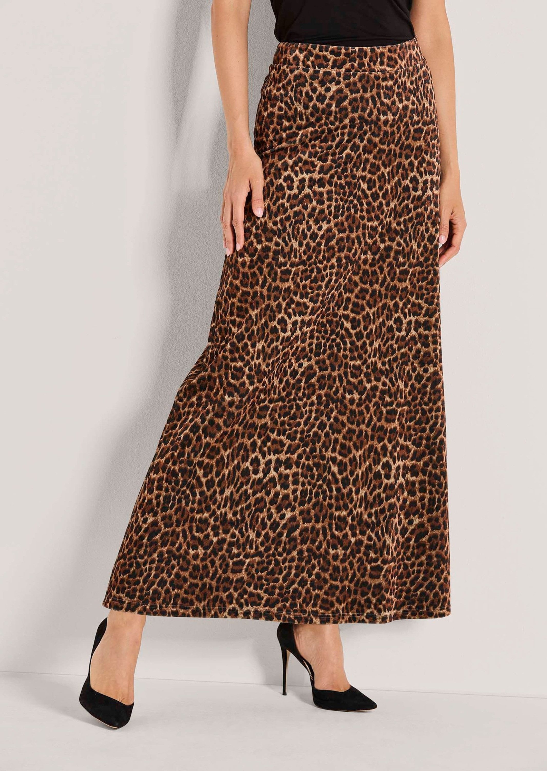 MADELEINE Maxirock Eleganter Samtrock im Leo-Design Stilvoller Druckrock mit Formbund und Knöchellänge