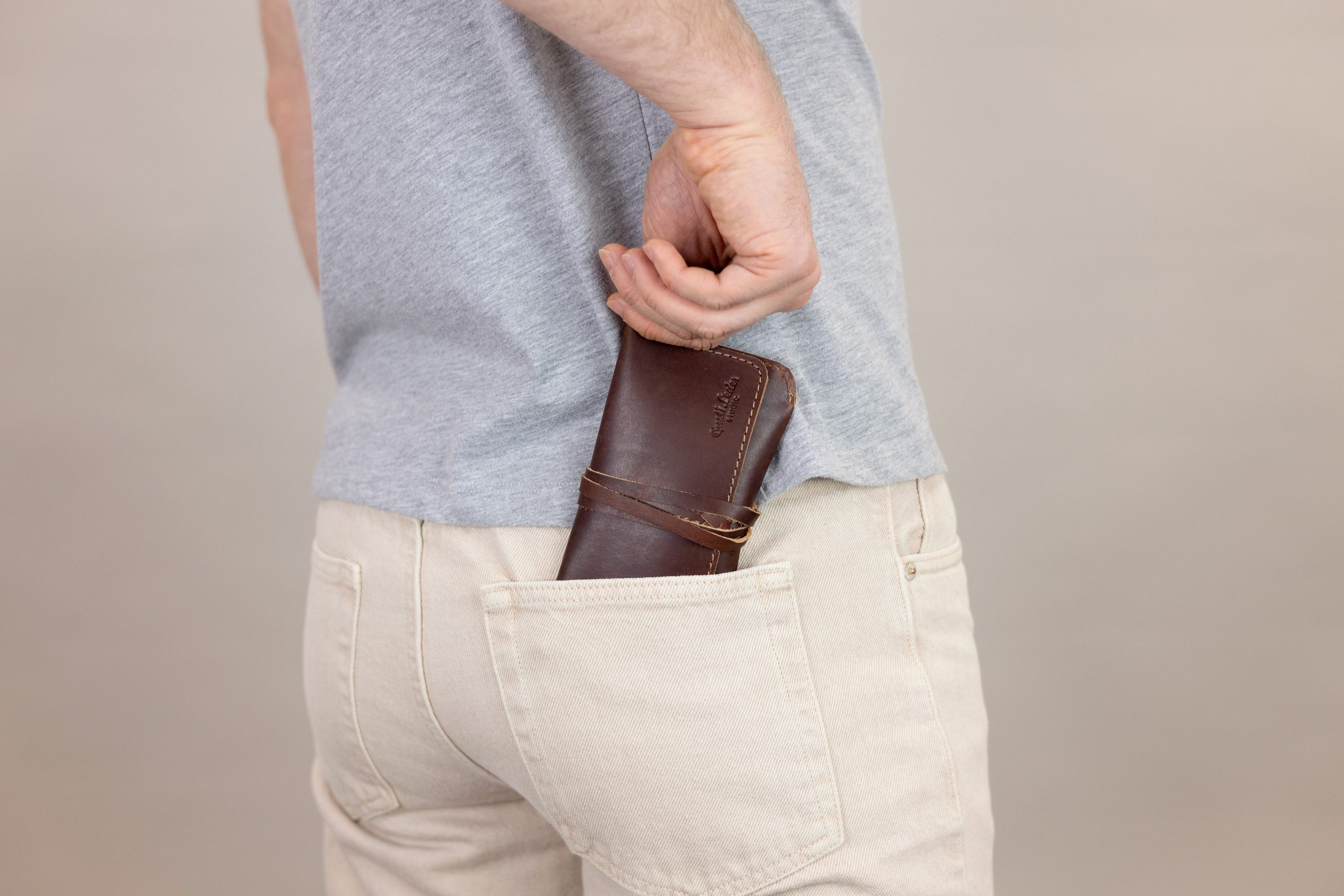 Gusti Leder Etui Gusti Leder Tabaktasche Jesse günstig online kaufen