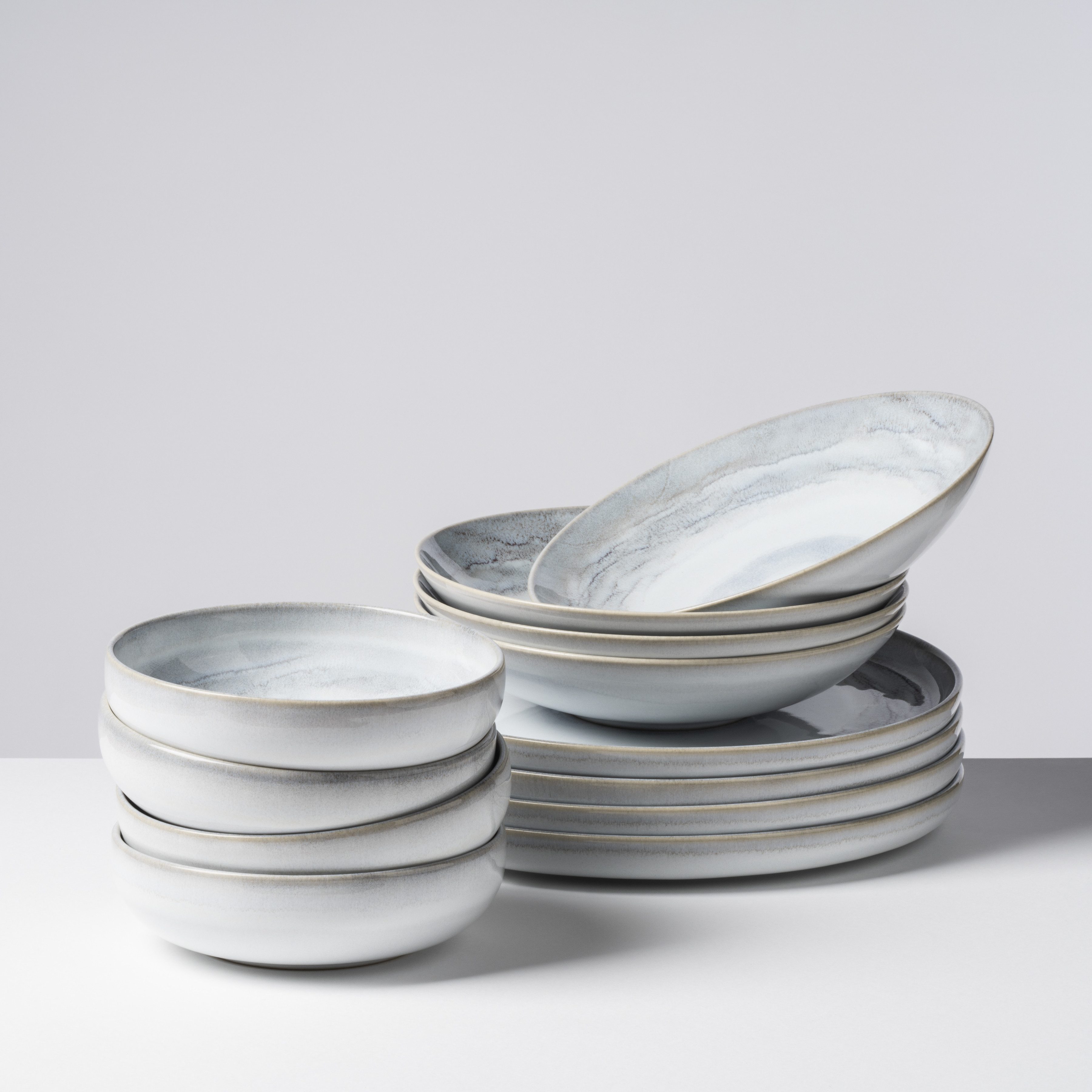 Gipfelstück Tafelservice Teller Set, Geschirr-Set, Service Tiefer See (12-tlg), 4 Personen, Steinzeug, Scandi-Style, jedes Stück ein Unikat, 12 Teile, für 4 Personen