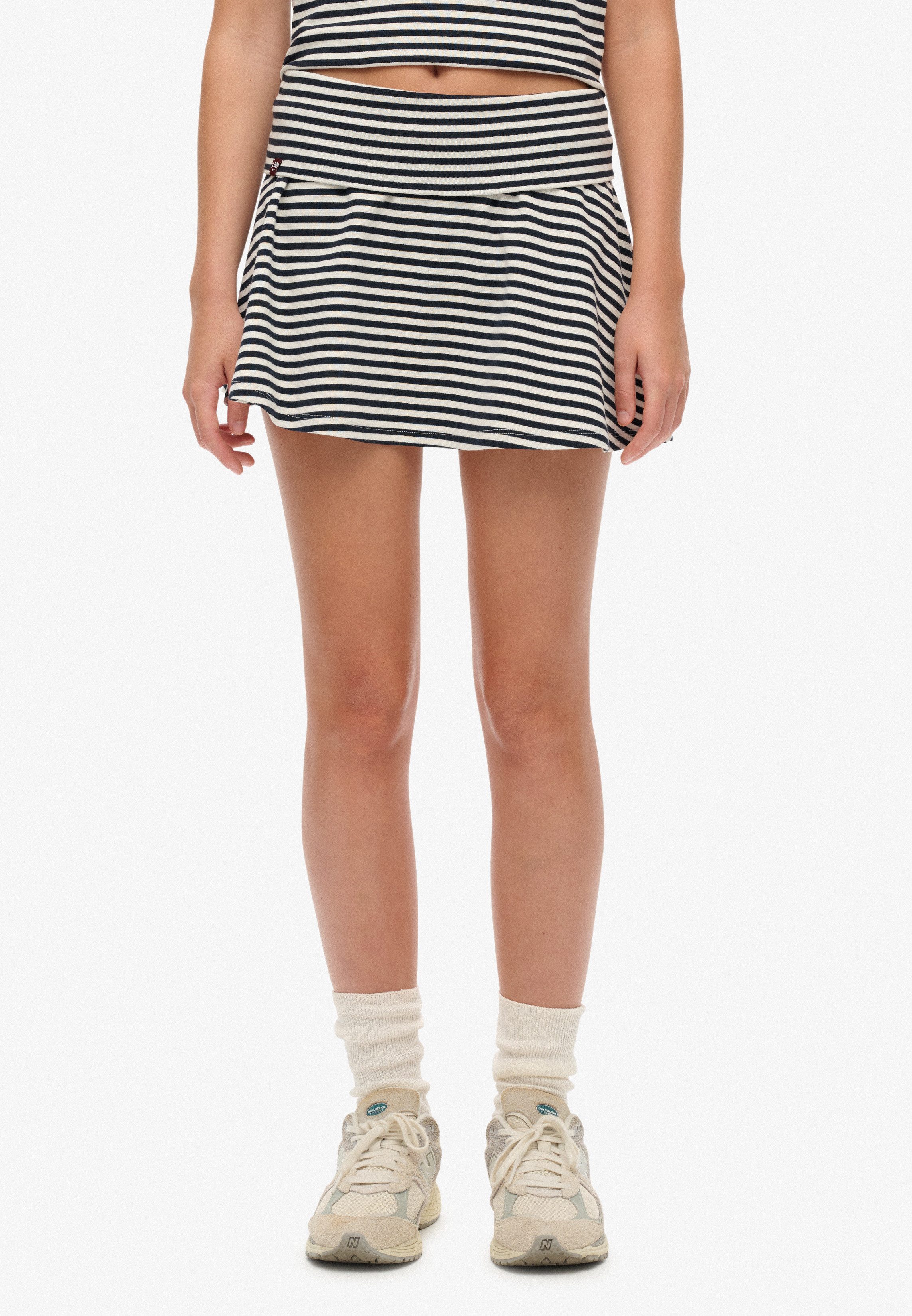 Superdry Minirock ATH ESS FOLD OVER SKIRT aus Baumwollmischung, Regular Fit, mit Gummizug, gestreiftes Design