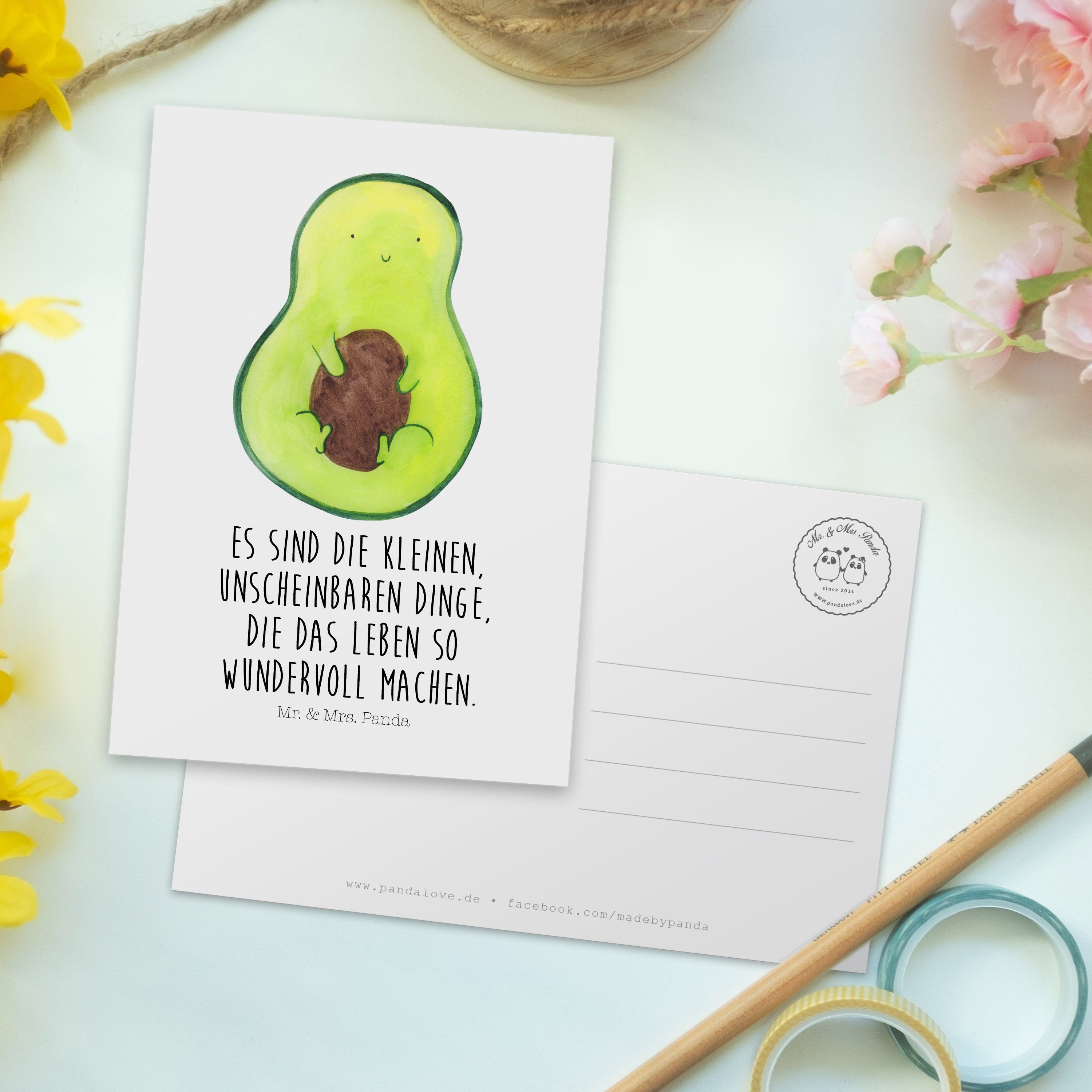 Mr. & Mrs. Ansichtskarte, - - Vegan Postkarte Avocado Panda Avocadokern, Kern Geschenk, mit Weiß