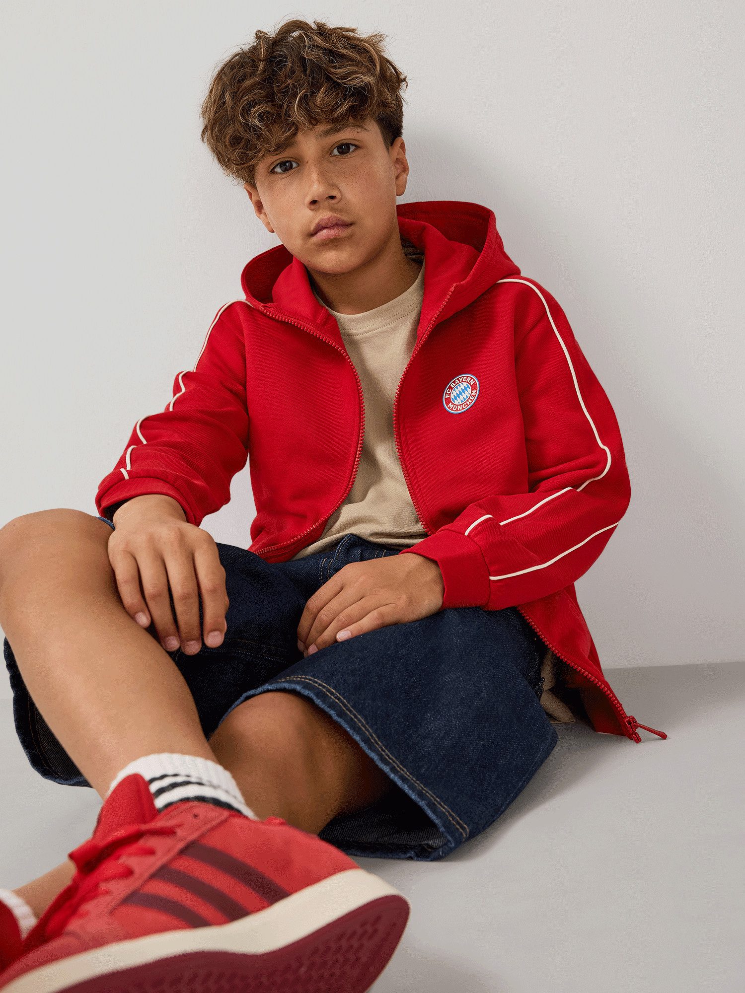 FC Bayern München Kapuzensweatjacke FC Bayern München, Zip-Hoodie Essentials, Kinder, Rot – Bild 5 von 5