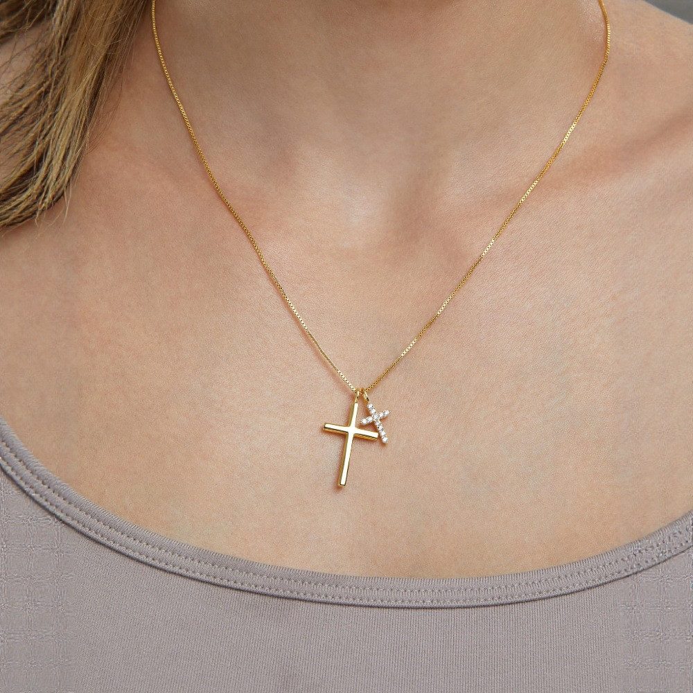 MOPUEA Kreuzkette Gold Kreuz Halskette Minimalistisch Verstellbar Schmuck+Geschenkbox (Minimalistische Kreuz Halskette mit verstellbarer Kette für Damen Schmuck, Gold Kreuz Anhänger Kette 40 5 cm verstellbar für Alltag und Geschenk), Leicht hautfreundlich