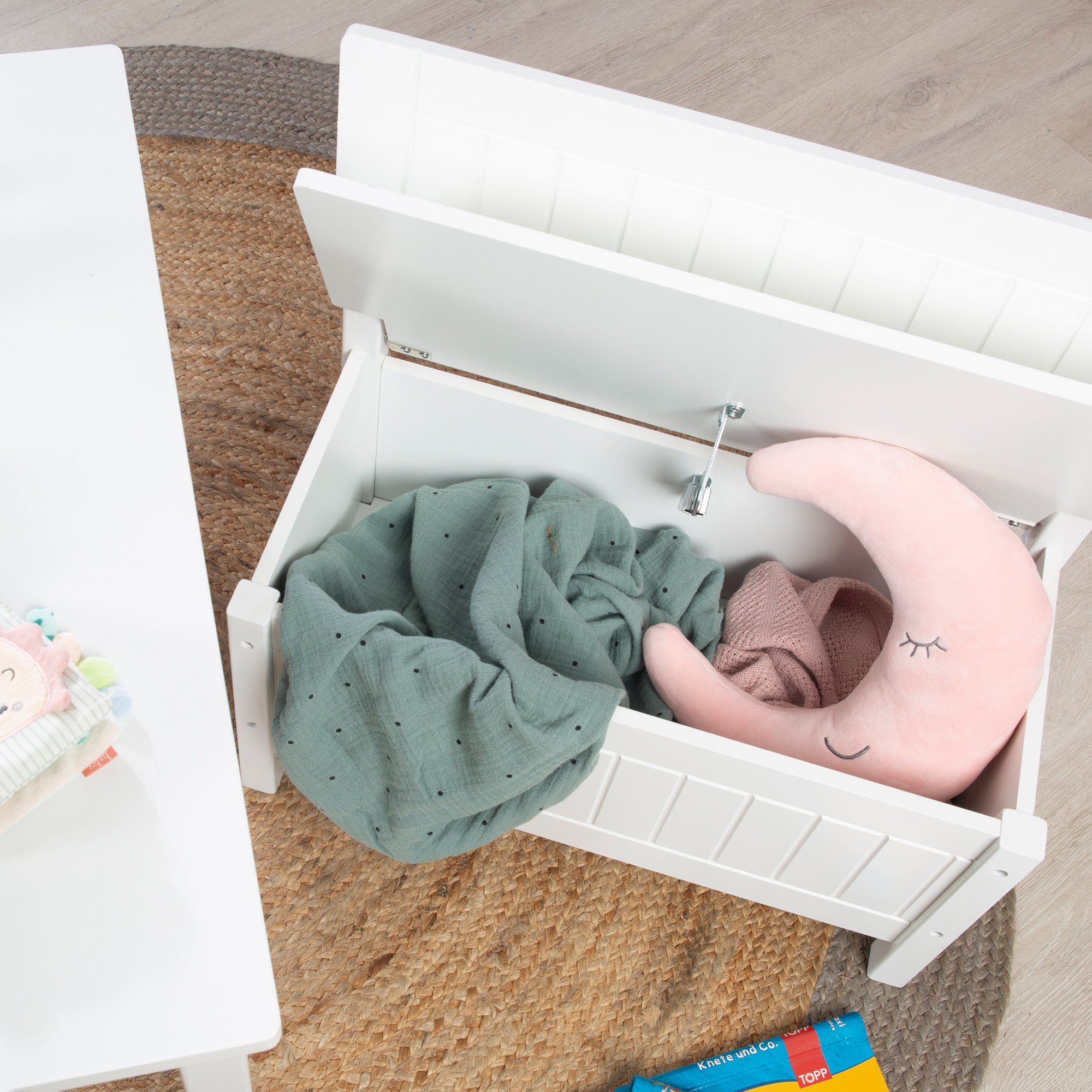 roba® Truhenbank Truhen- & Sitzbank, Kindermöbel zum Sitzen und Aufbewahrung von Spielzeug