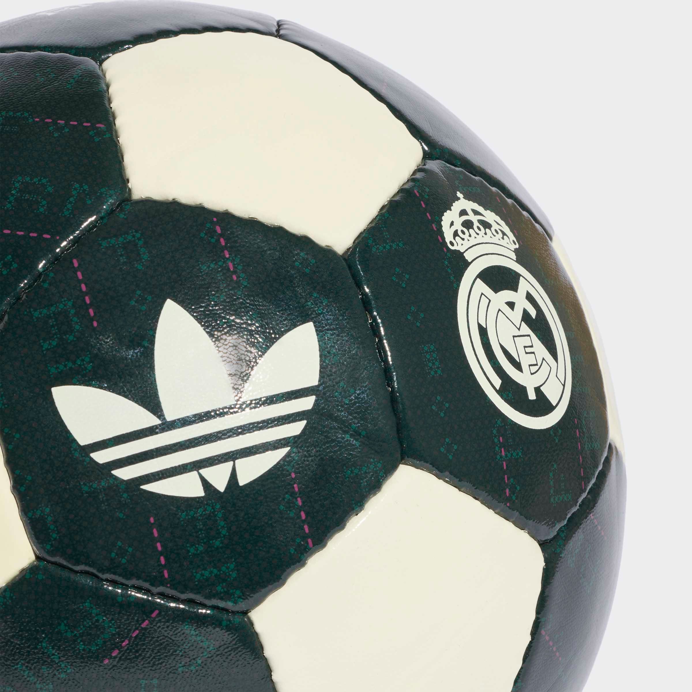 adidas Performance Fußball REAL MADRID CLUB, Real Madrid – Bild 3 von 4