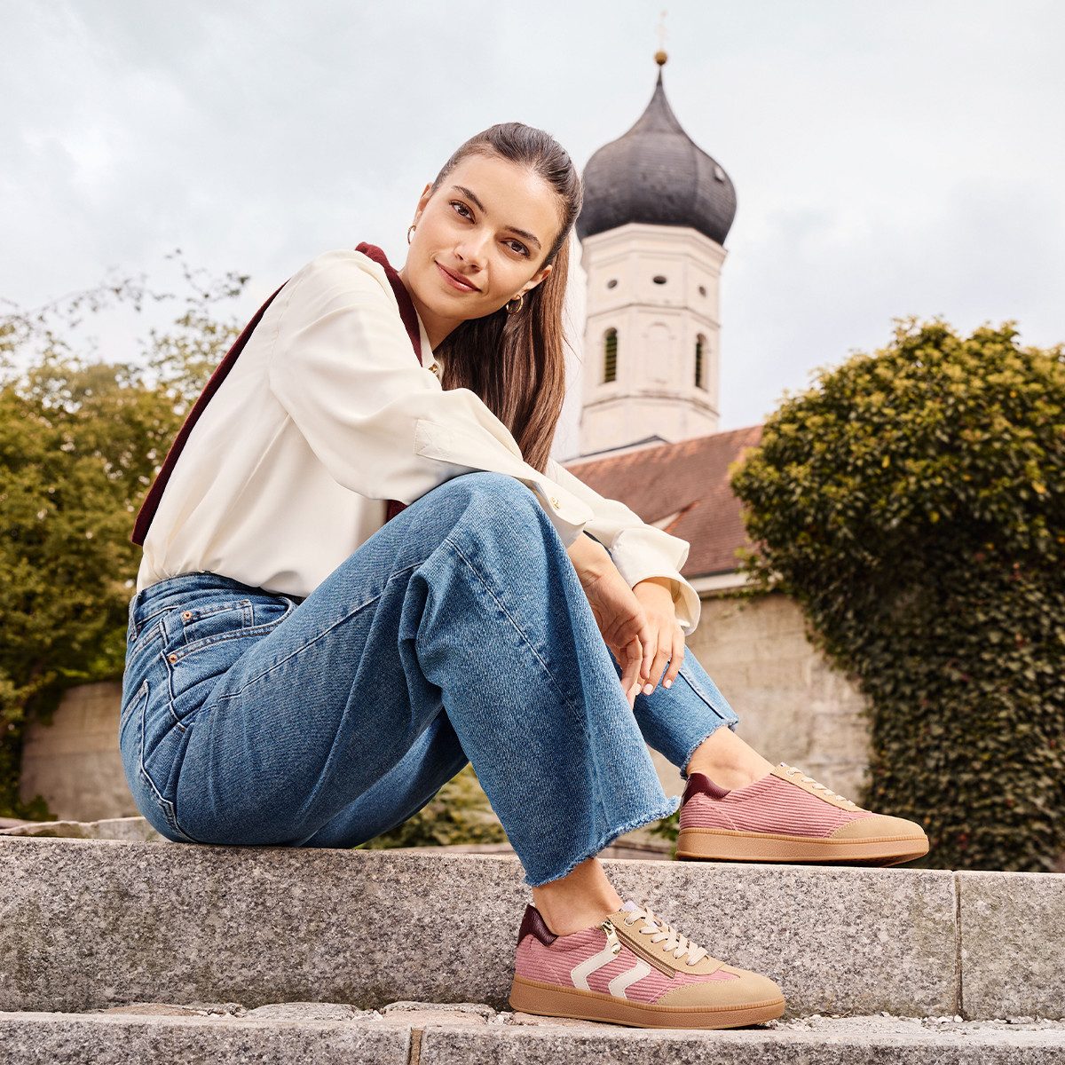 MARCO TOZZI Plateausneaker, Freizeitschuh, Halbschuh, Schnürschuh mit Kontrastbesätzen
